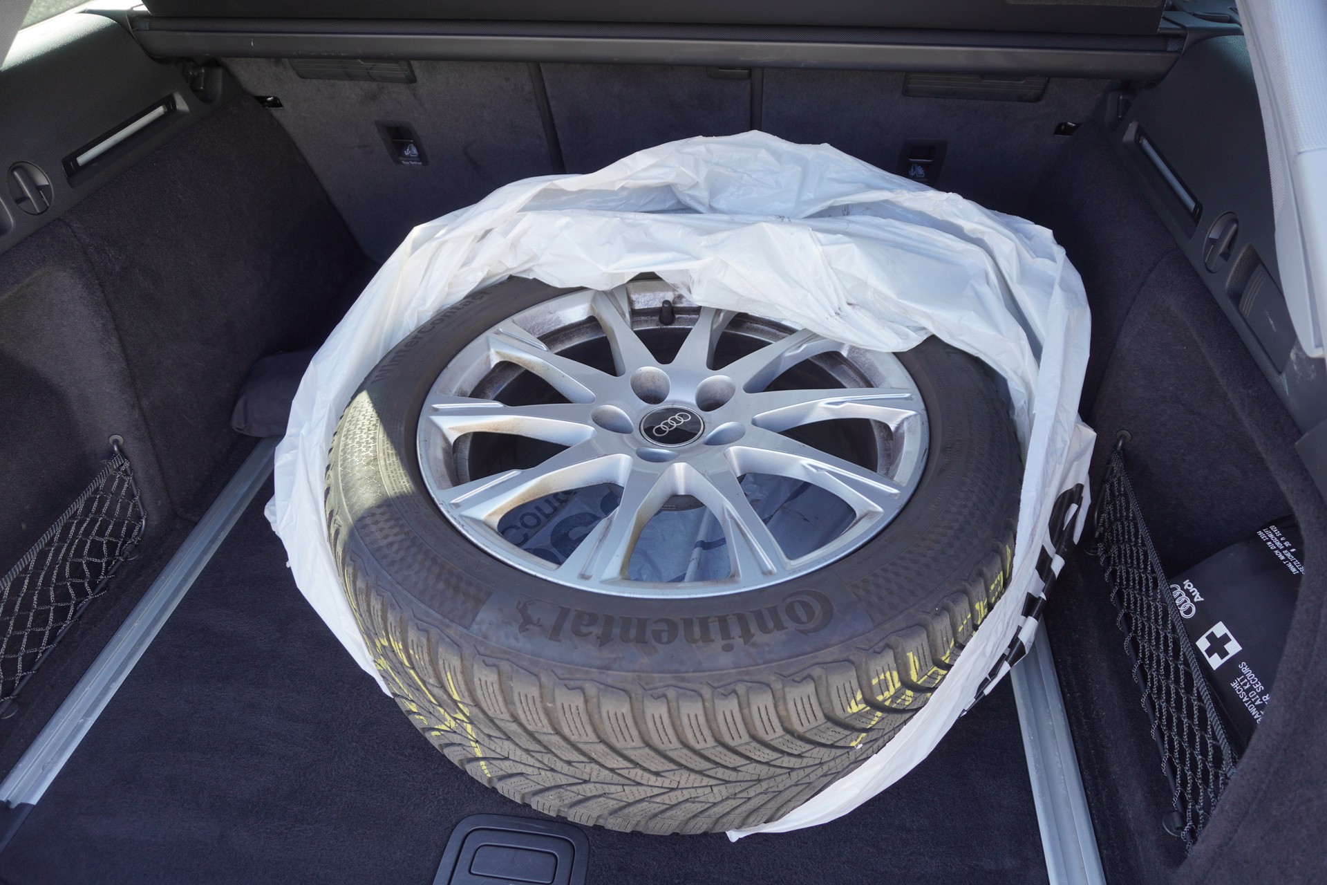 AUDI A4 Avant 40 TDI quattro S-tronic-image-10