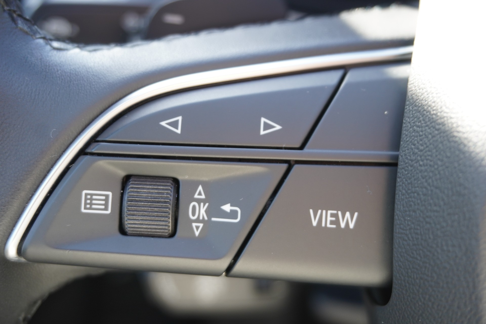 AUDI A4 Avant 40 TDI quattro S-tronic-image-22