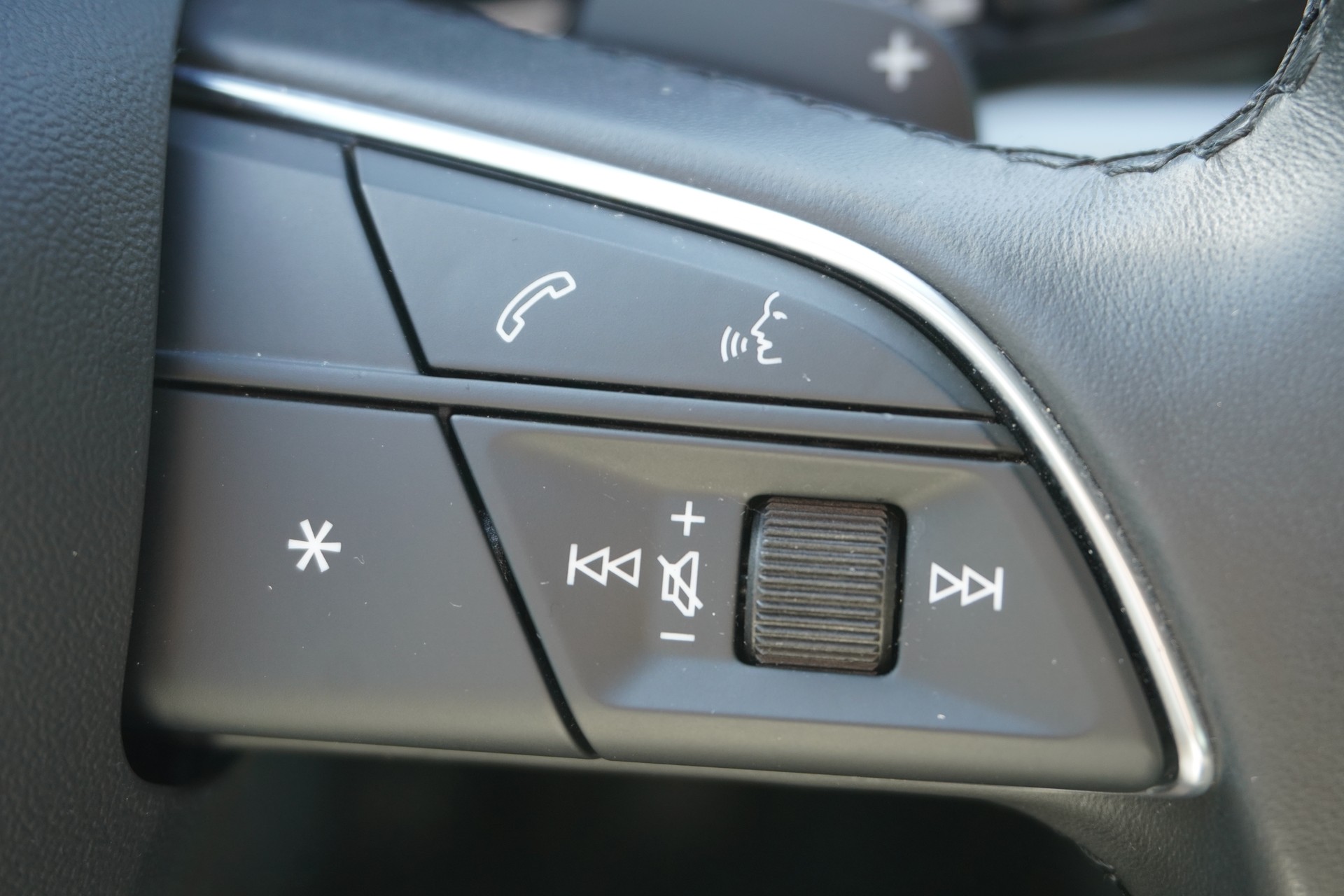 AUDI A4 Avant 40 TDI quattro S-tronic-image-23