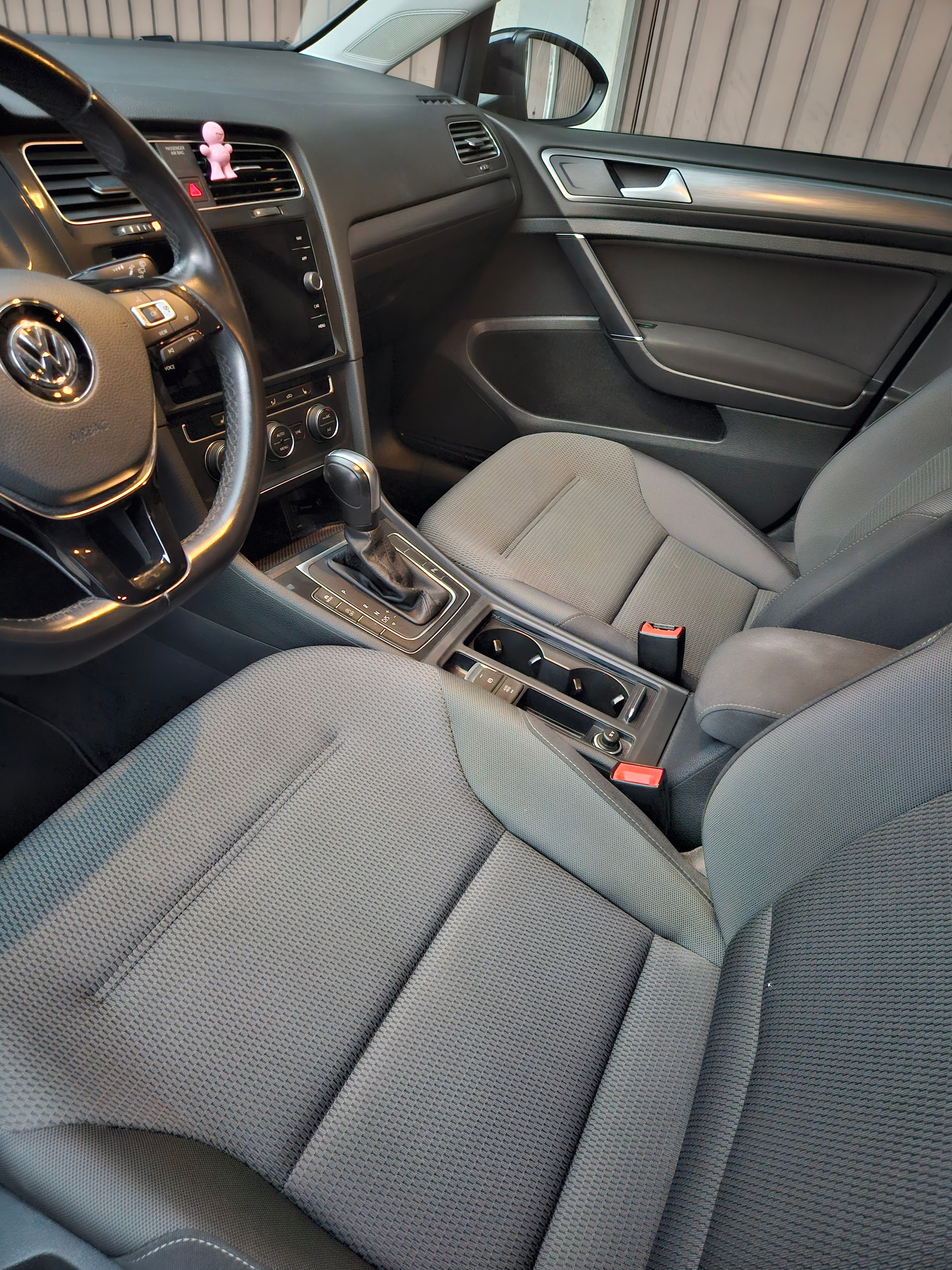 VW 2.0 TDI Comfortline DSG-image-5