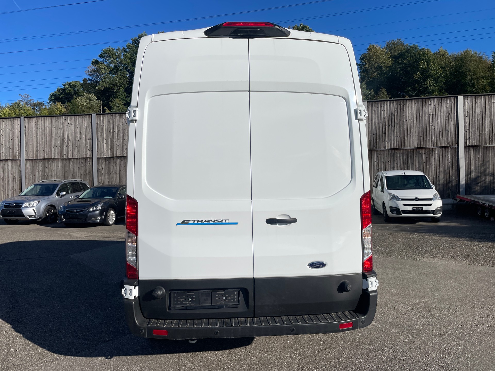 FORD E-Transit Van 350 L3 H3 Trend RWD 68kWh-image-3