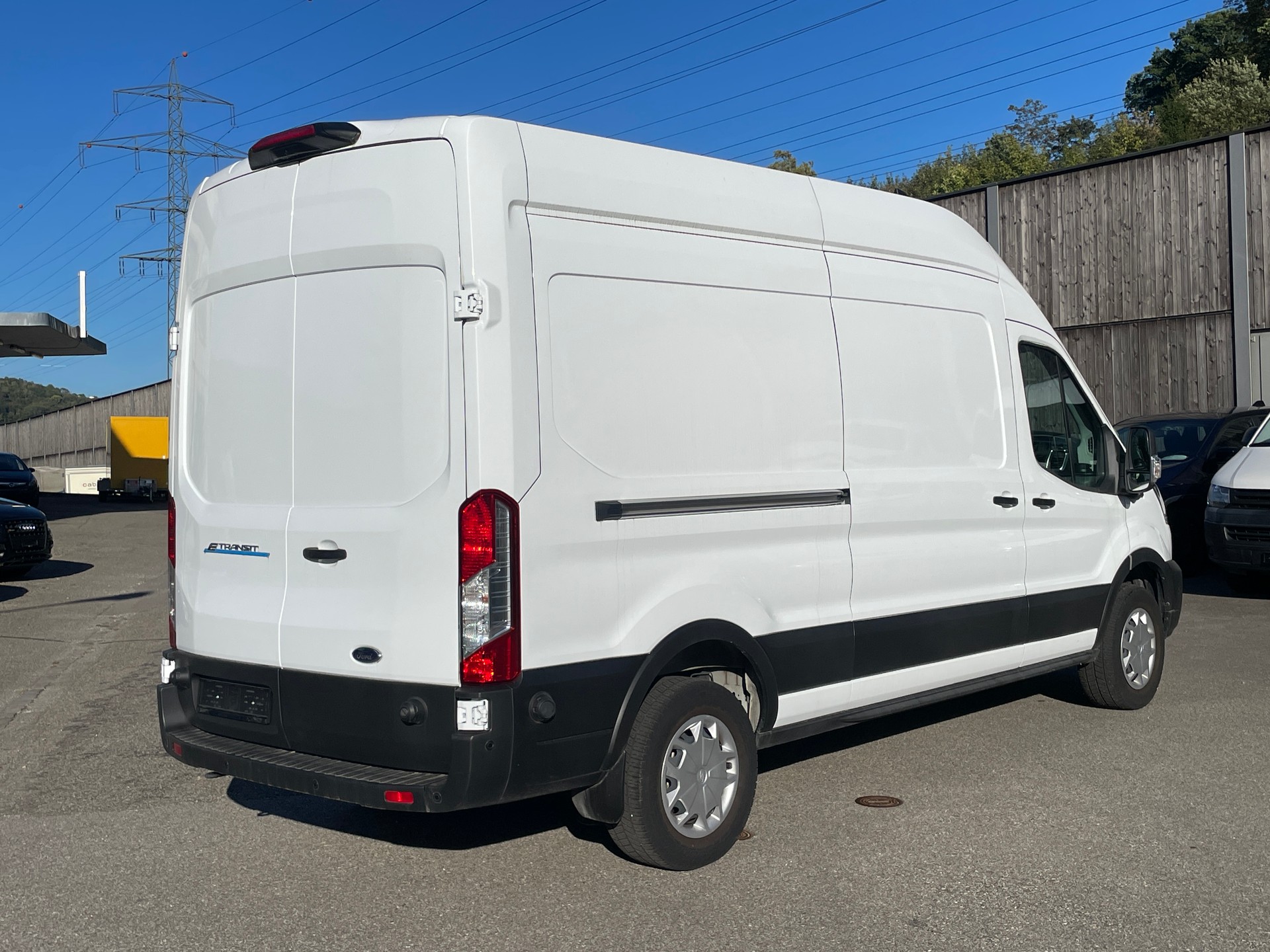 FORD E-Transit Van 350 L3 H3 Trend RWD 68kWh-image-4