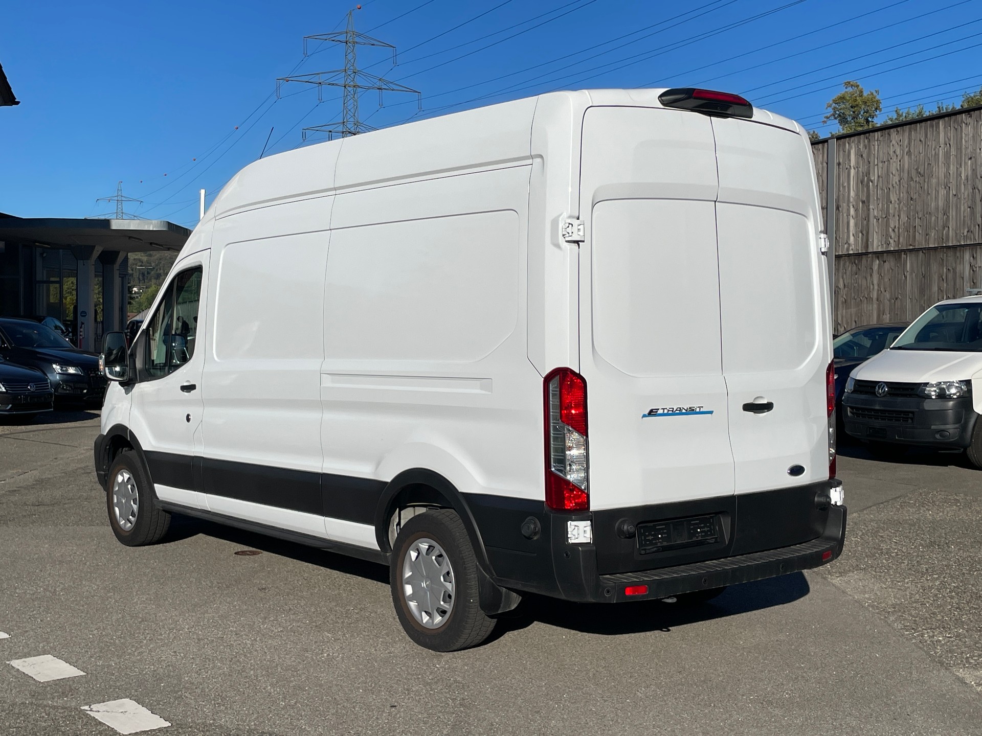 FORD E-Transit Van 350 L3 H3 Trend RWD 68kWh-image-2