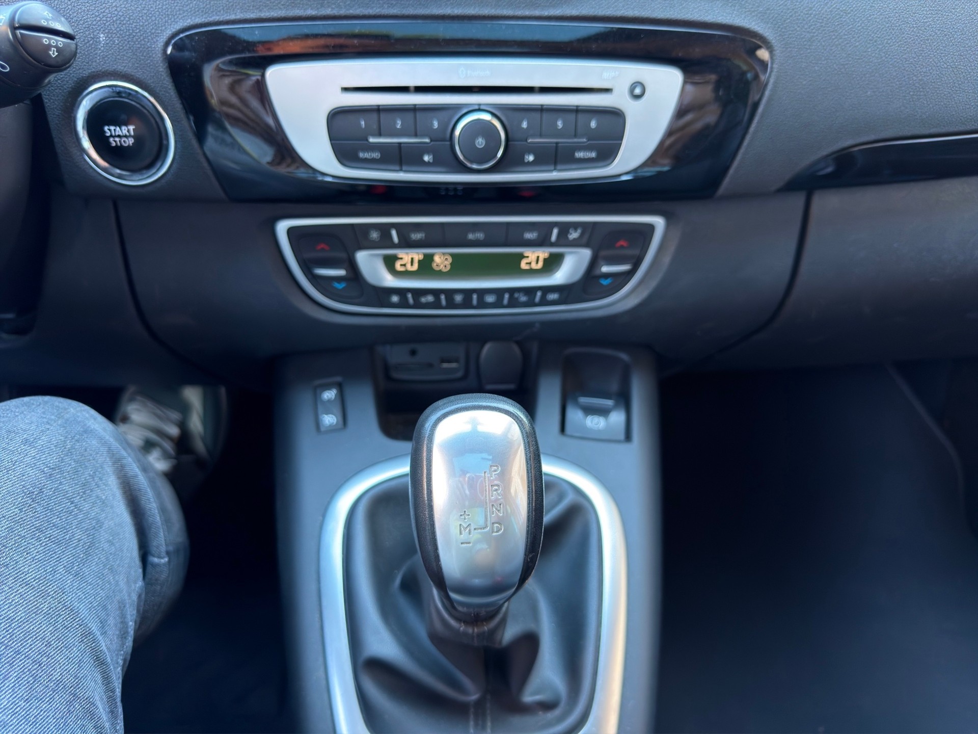 RENAULT Grand Scénic 1.5 dCi Automat, 7 Plãtze, Leder, Kamera, Panorama-image-22
