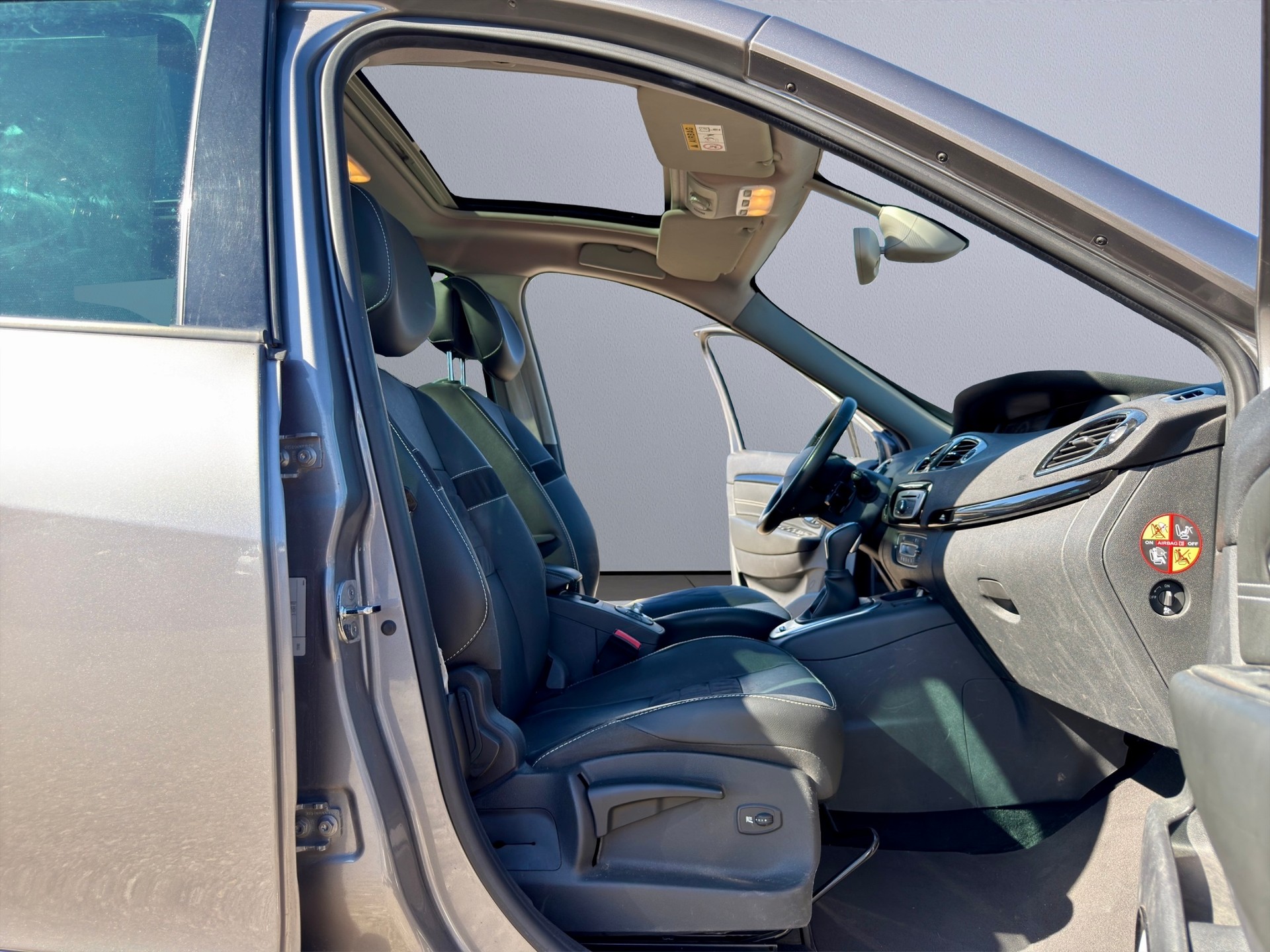 RENAULT Grand Scénic 1.5 dCi Automat, 7 Plãtze, Leder, Kamera, Panorama-image-9