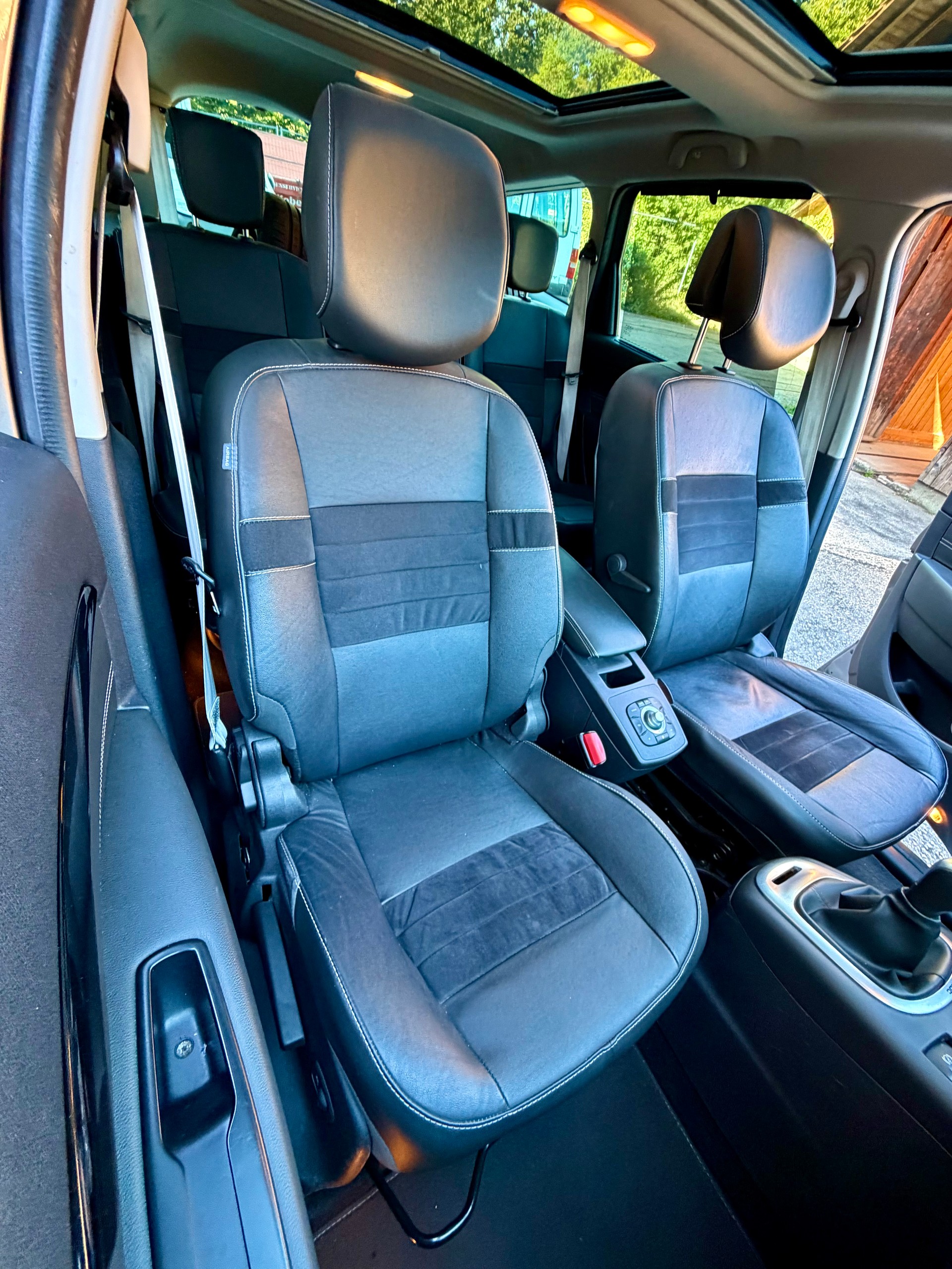 RENAULT Grand Scénic 1.5 dCi Automat, 7 Plãtze, Leder, Kamera, Panorama-image-12
