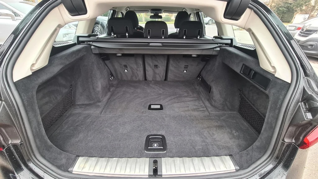 BMW 320d xDrive Touring Steptronic ** Gr-Navi ** RF-Kamera ** Totwinkel-Assistent ** Sitzheizung ** PDC V+H ** Ab MFK & Service-image-7