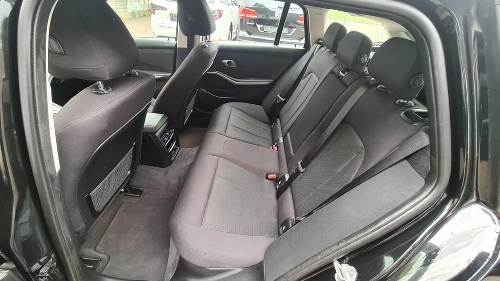 BMW 320d xDrive Touring Steptronic ** Gr-Navi ** RF-Kamera ** Totwinkel-Assistent ** Sitzheizung ** PDC V+H ** Ab MFK & Service-image-13