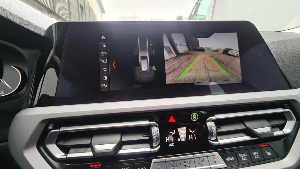 BMW 320d xDrive Touring Steptronic ** Gr-Navi ** RF-Kamera ** Totwinkel-Assistent ** Sitzheizung ** PDC V+H ** Ab MFK & Service-image-10