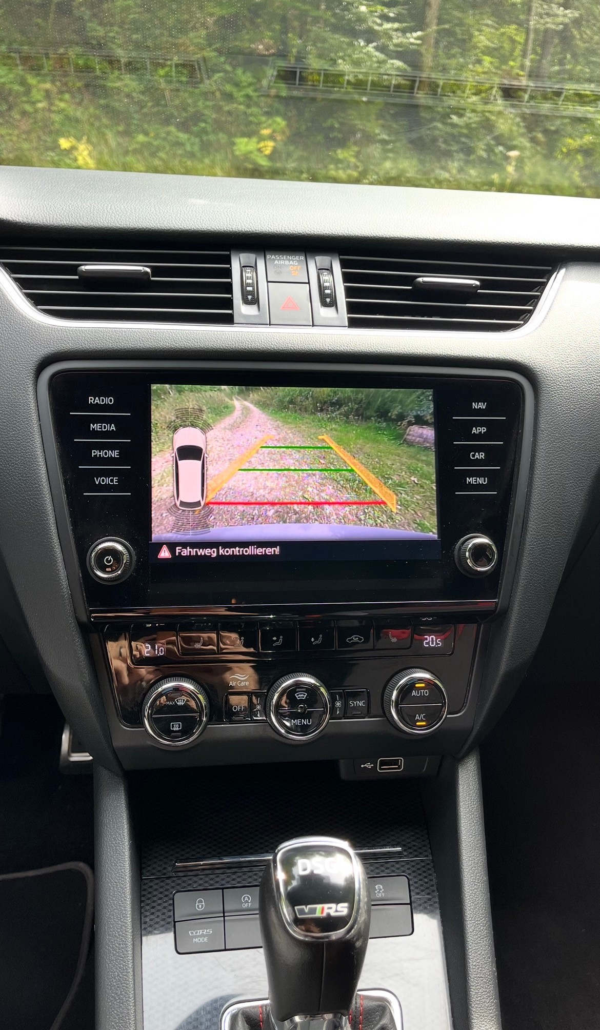 SKODA Octavia Combi 2.0 TDI RS DSG 4x4-image-5