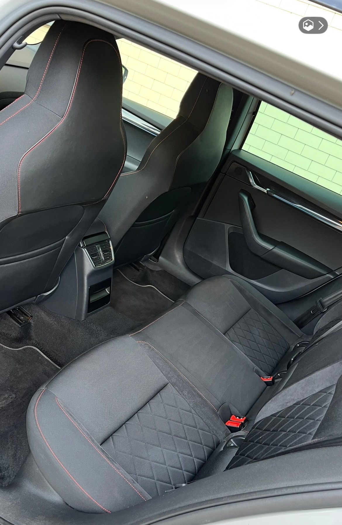 SKODA Octavia Combi 2.0 TDI RS DSG 4x4-image-7