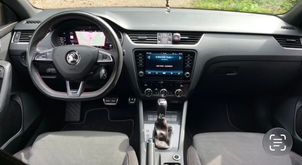 SKODA Octavia Combi 2.0 TDI RS DSG 4x4-image-4
