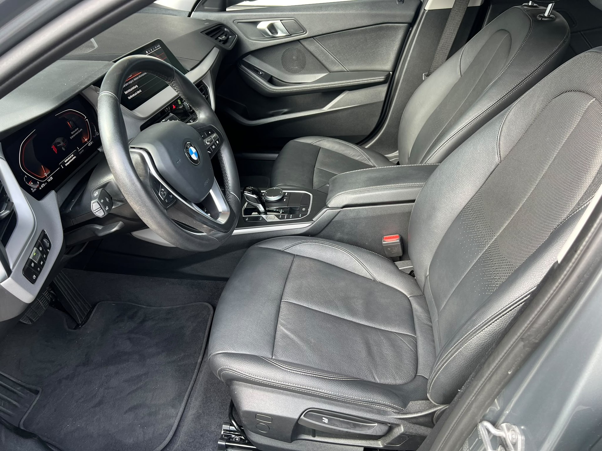 BMW 120d xDrive Steptronic-image-8