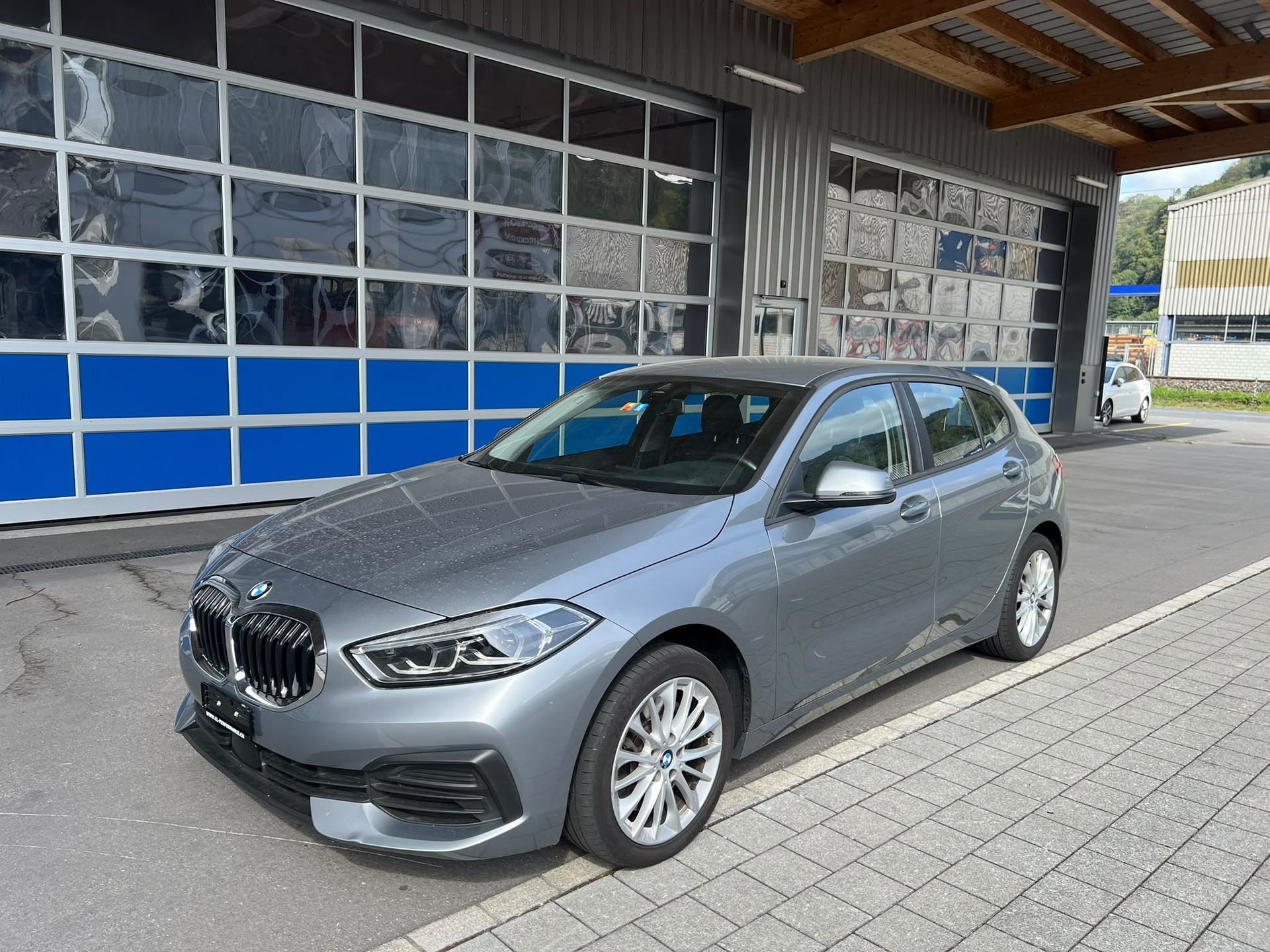BMW 120d xDrive Steptronic-image-2