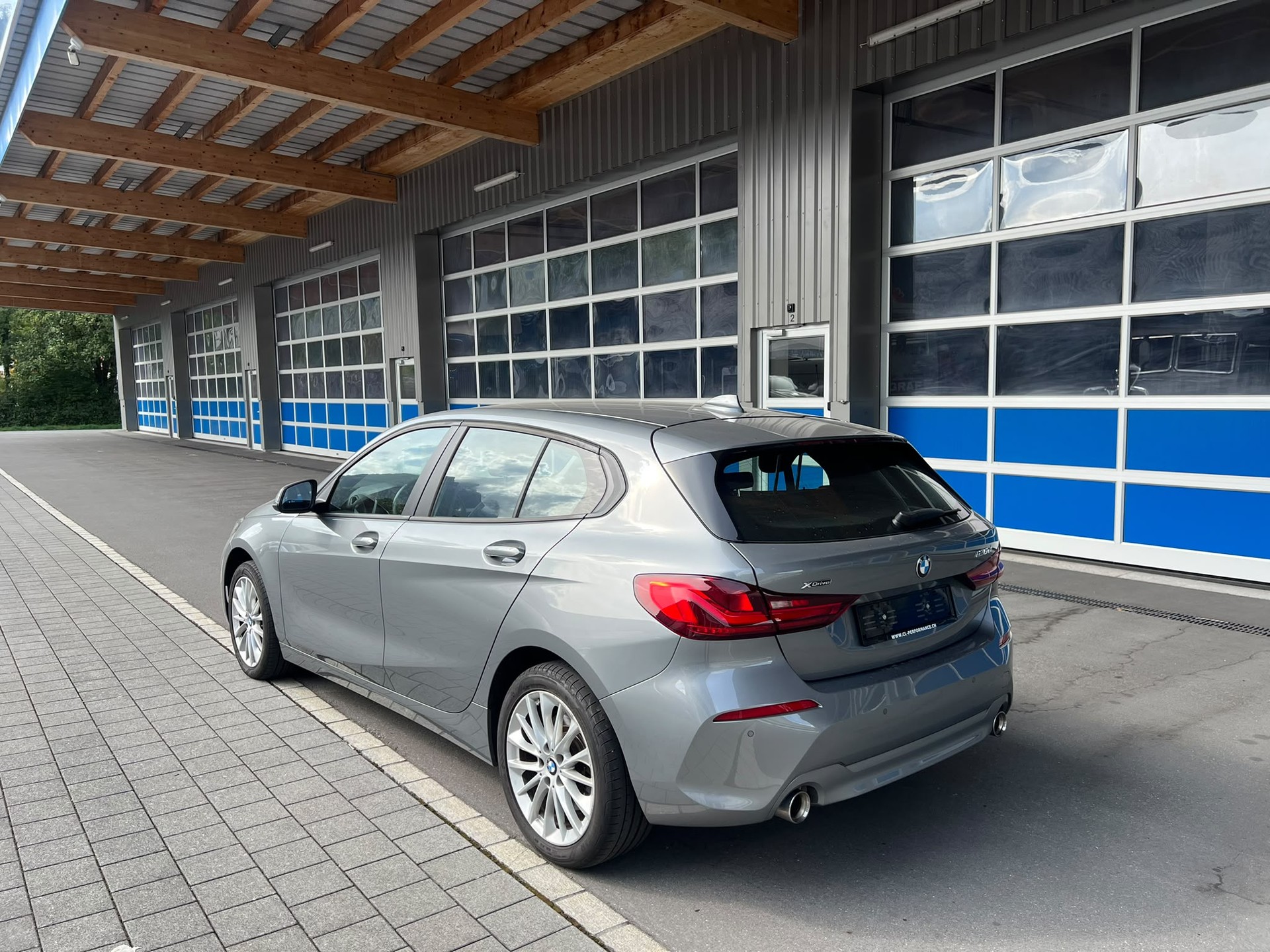 BMW 120d xDrive Steptronic-image-4