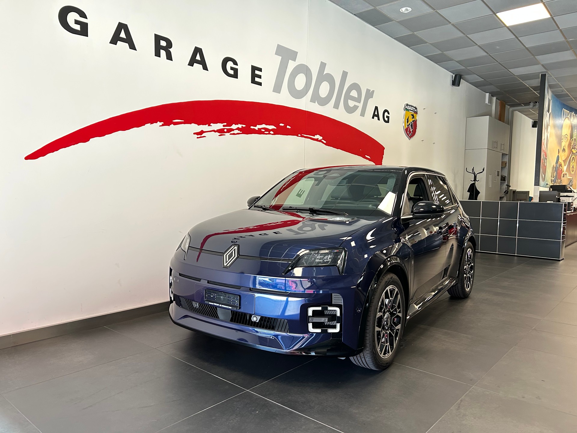 RENAULT R5 E-Tech Comfort Range 52 kWh Roland Garros-image-2