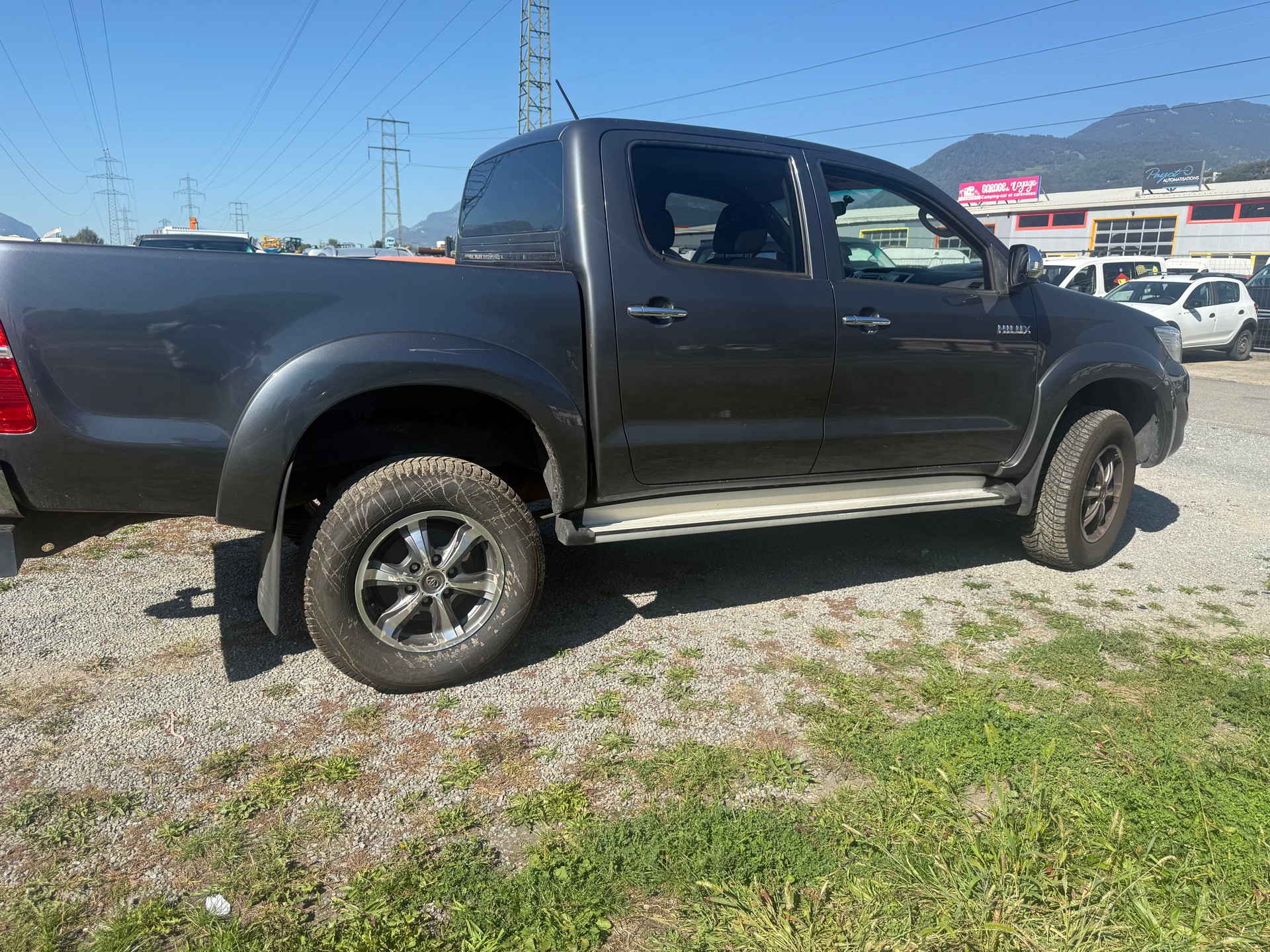 TOYOTA Hilux 3.0 DoubleCab LineaSol A-image-1