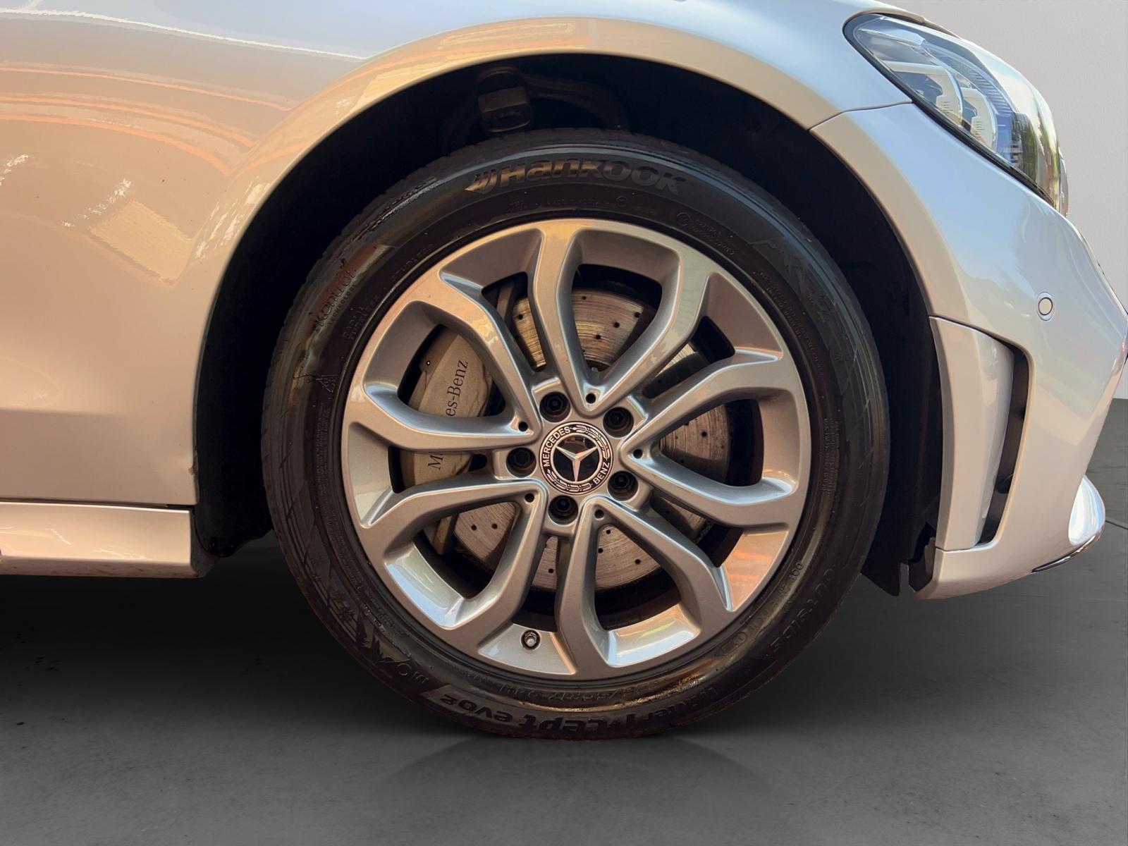 MERCEDES-BENZ C 300 d AMG Line 4Matic 9G-Tronic-image-10