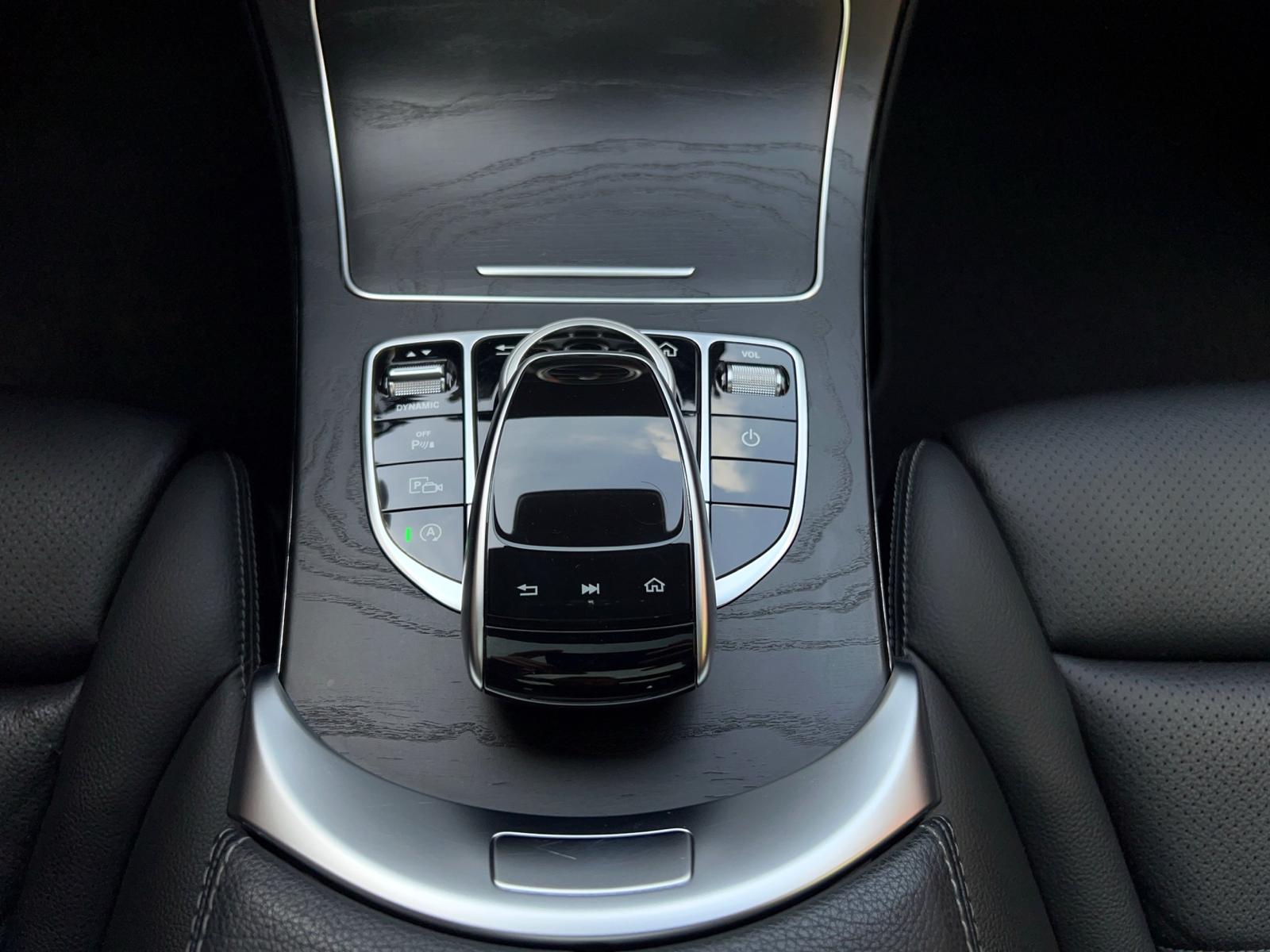 MERCEDES-BENZ C 300 d AMG Line 4Matic 9G-Tronic-image-19