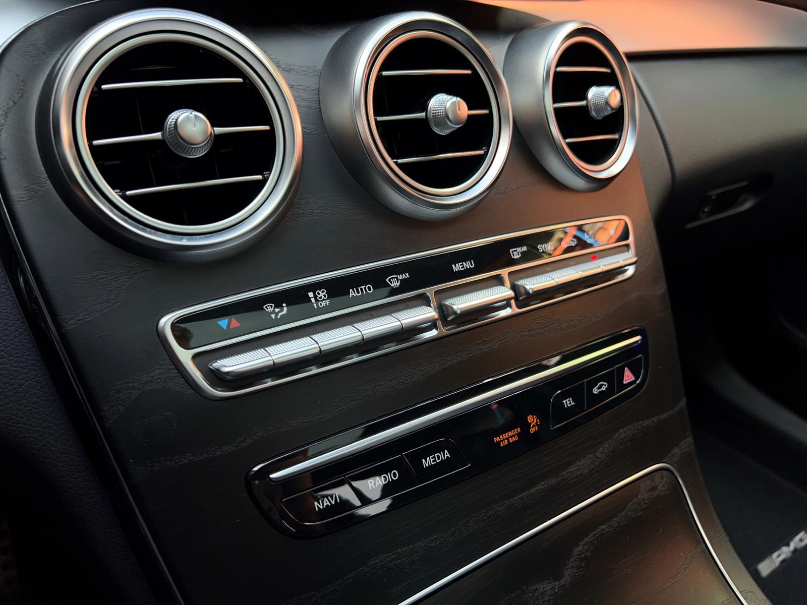 MERCEDES-BENZ C 300 d AMG Line 4Matic 9G-Tronic-image-18