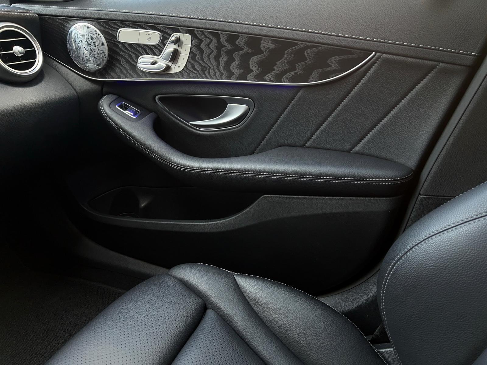 MERCEDES-BENZ C 300 d AMG Line 4Matic 9G-Tronic-image-22