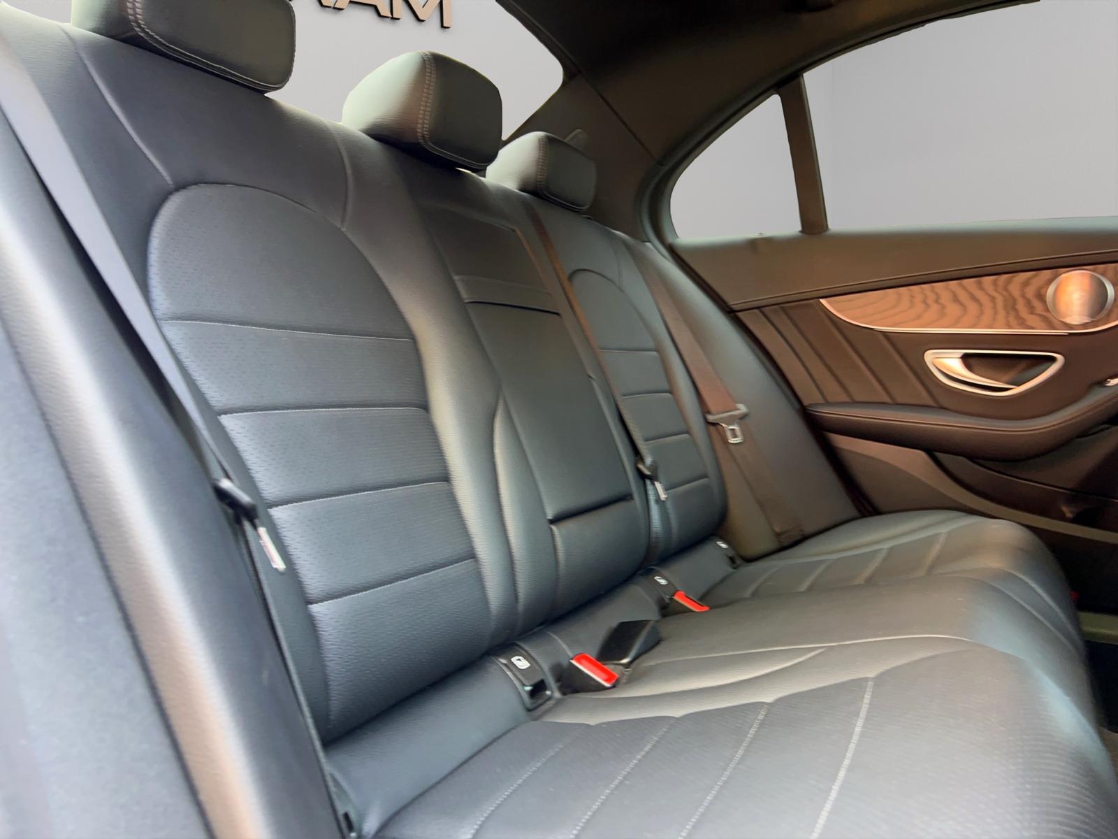 MERCEDES-BENZ C 300 d AMG Line 4Matic 9G-Tronic-image-24