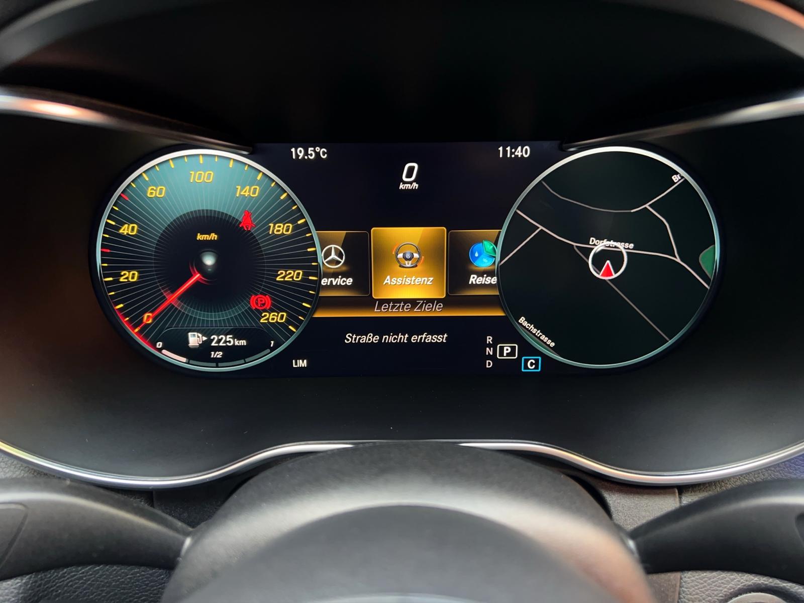 MERCEDES-BENZ C 300 d AMG Line 4Matic 9G-Tronic-image-15