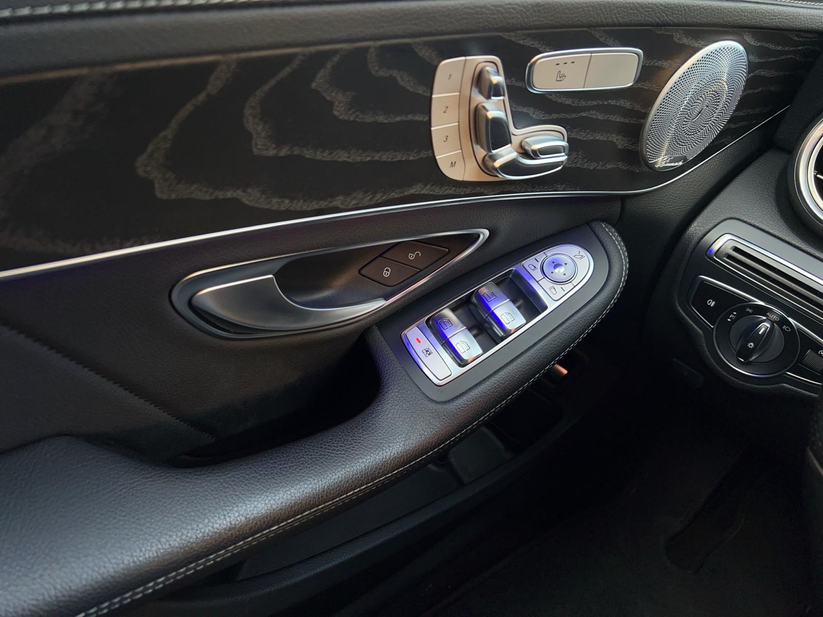MERCEDES-BENZ C 300 d AMG Line 4Matic 9G-Tronic-image-21