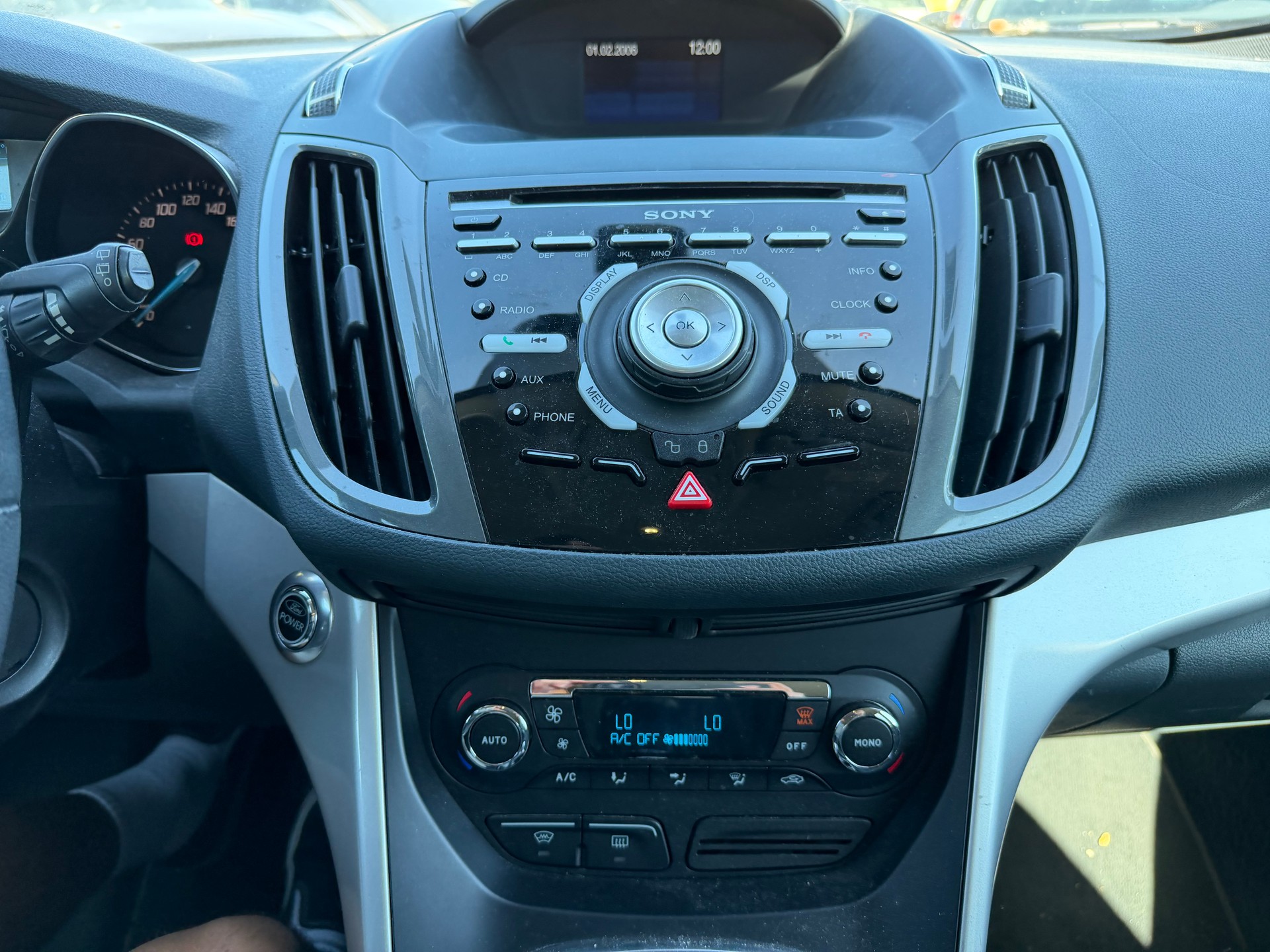 FORD C-Max 1.6 SCTi Titanium-image-9
