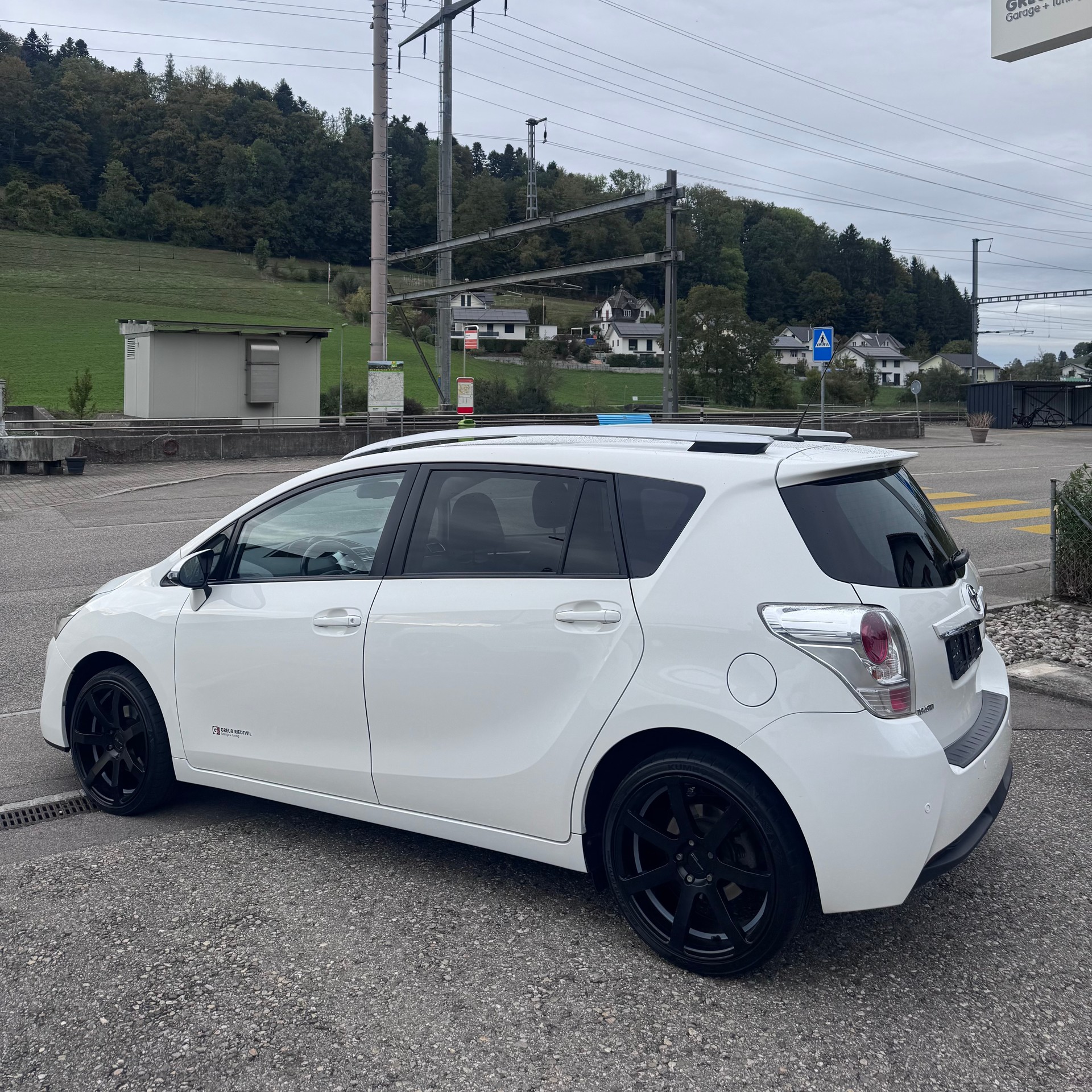 TOYOTA Verso 1.8 Swiss Trend Multidrive S-showroom-element-2