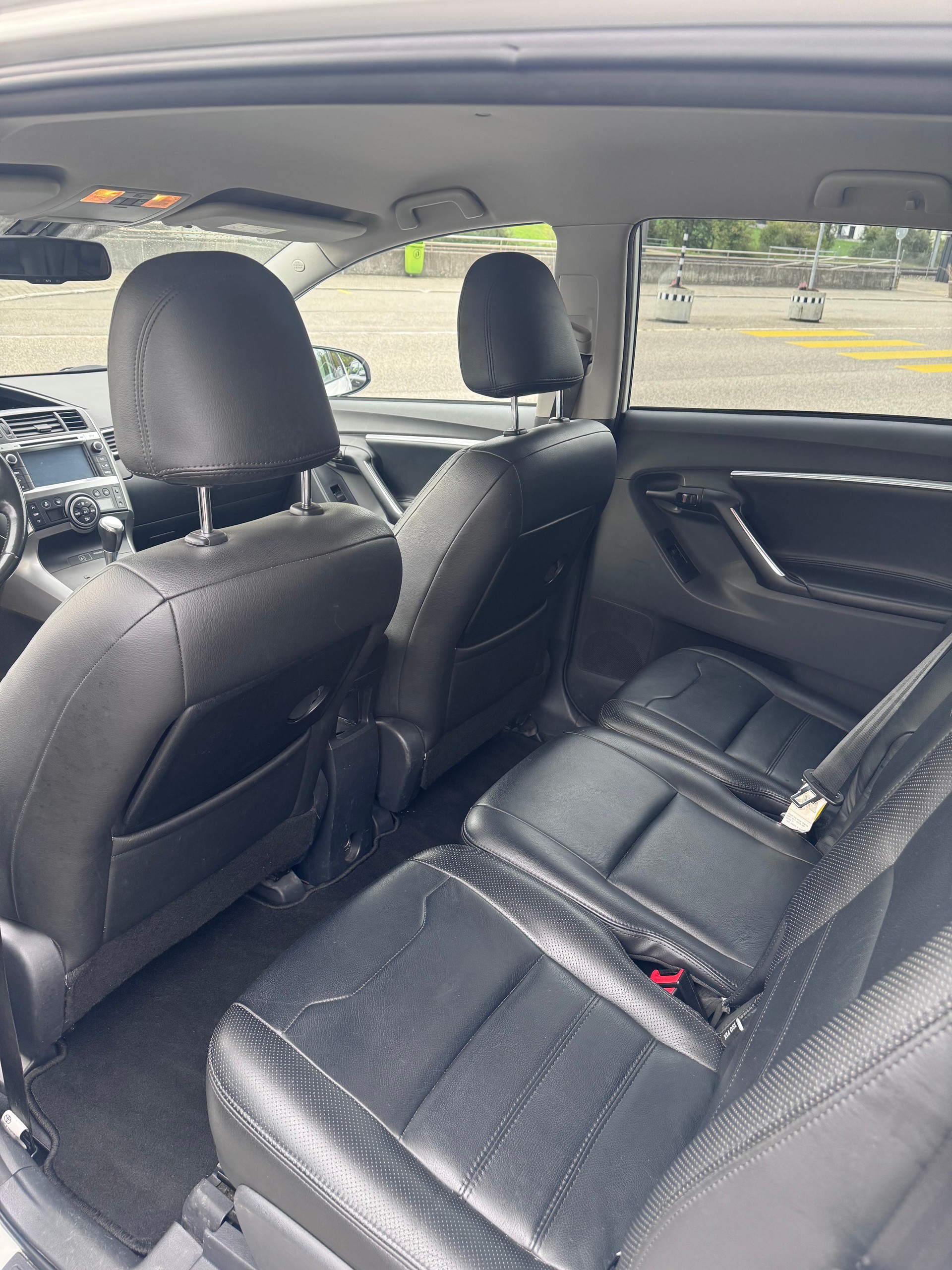 TOYOTA Verso 1.8 Swiss Trend Multidrive S-image-8