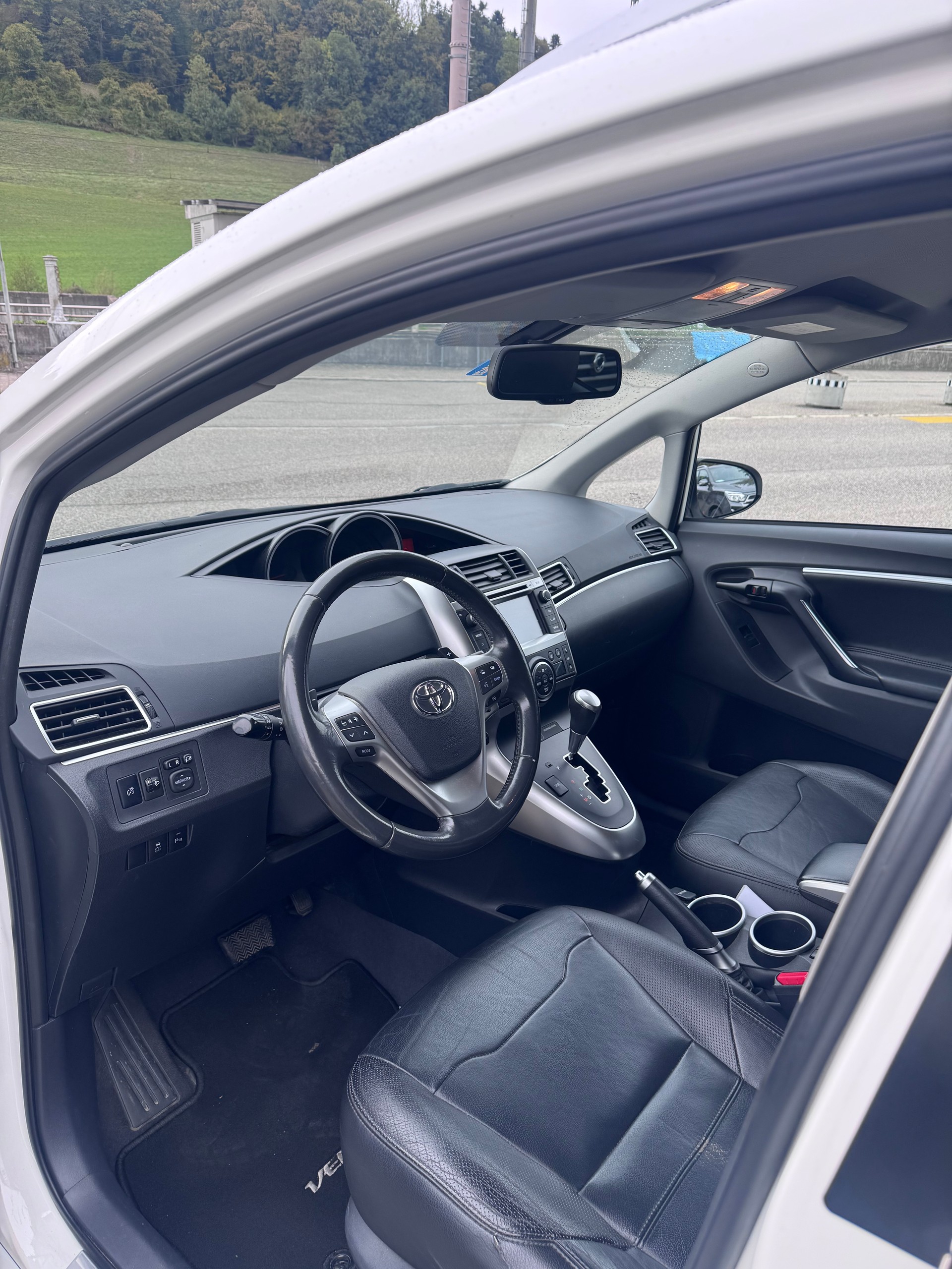 TOYOTA Verso 1.8 Swiss Trend Multidrive S-image-7
