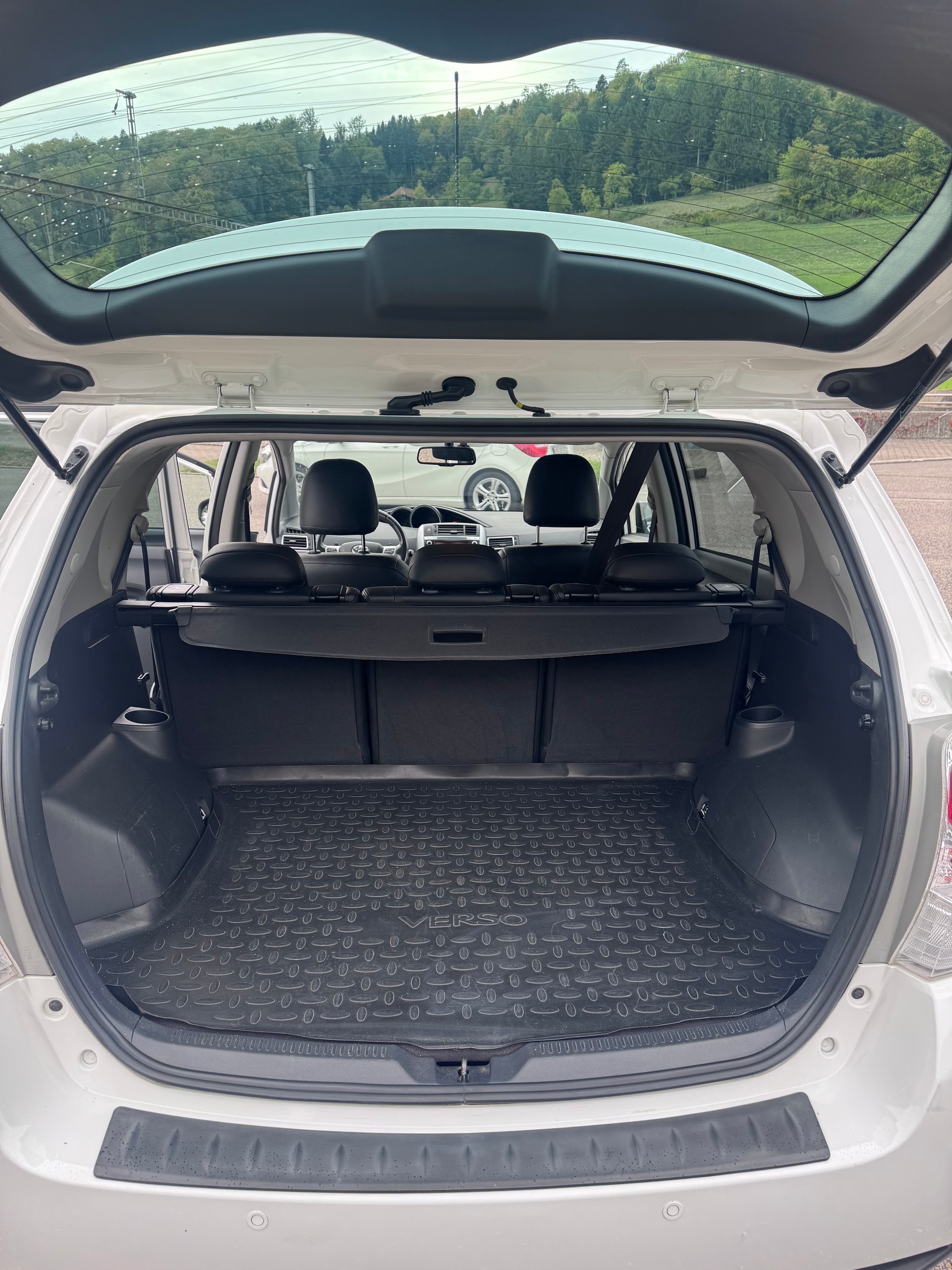 TOYOTA Verso 1.8 Swiss Trend Multidrive S-image-9