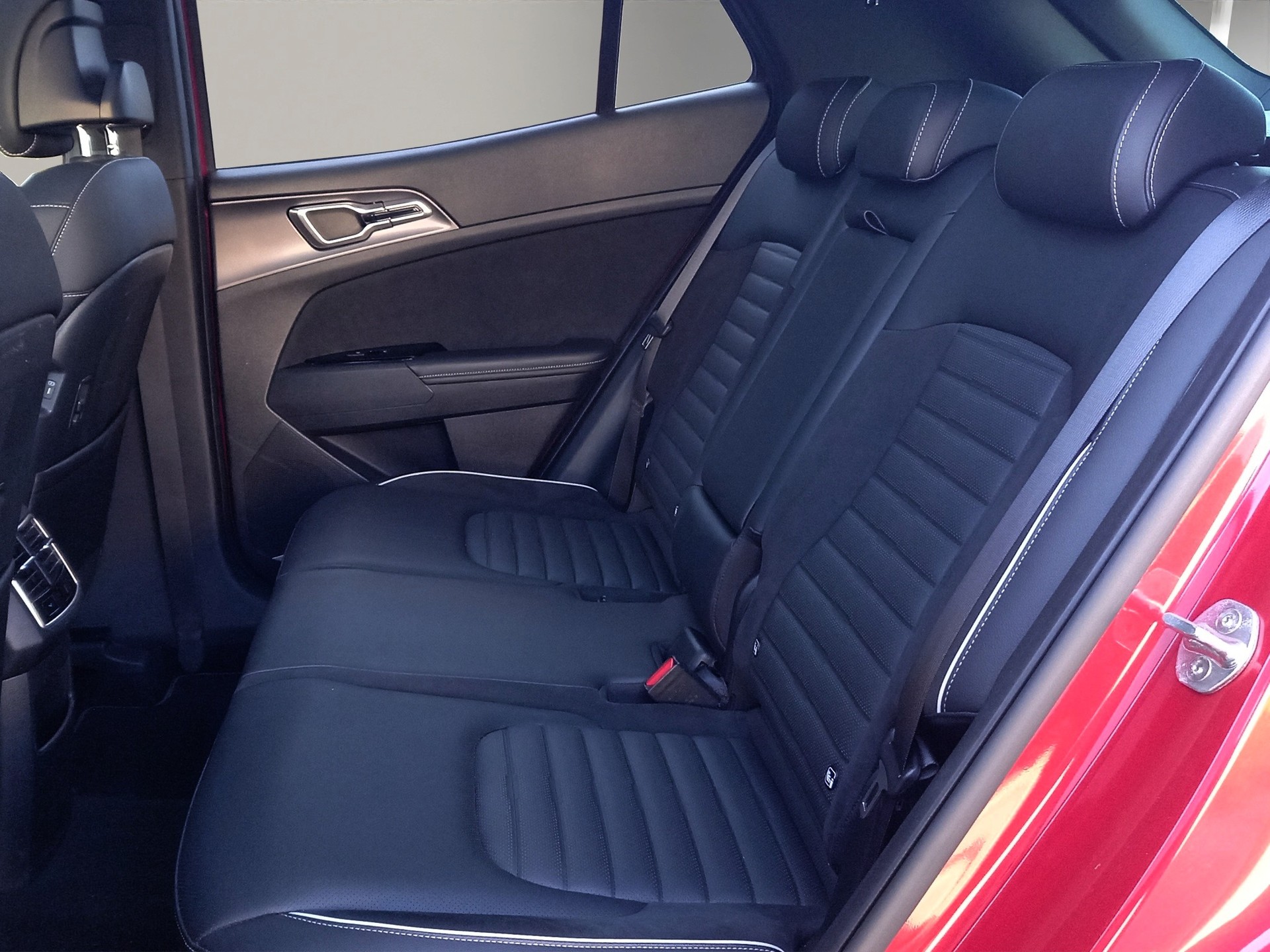 KIA Sportage 1.6 T-GDi Hybrid GT-Line-image-12