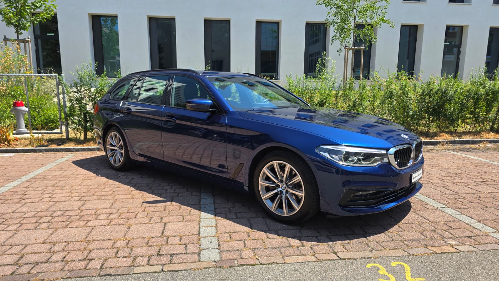 BMW 520d xDrive Touring Sport Line Steptronic| Frisch ab MFK| Ab Service| **Top Ausstatun**|-image-1
