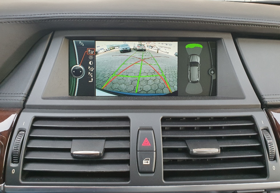 BMW X5 xDrive 50i Steptronic-image-9