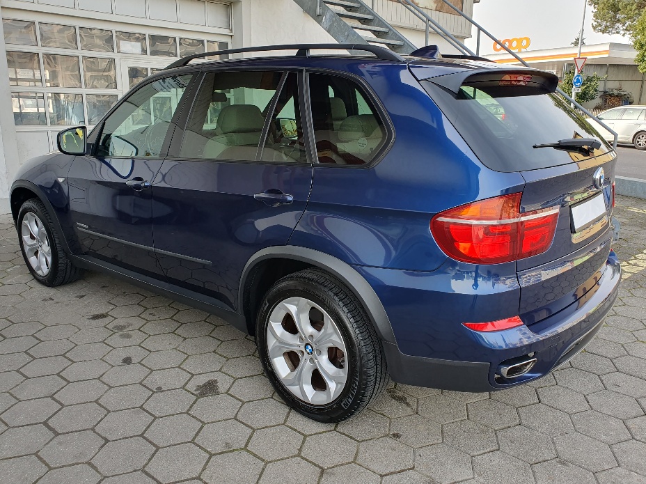 BMW X5 xDrive 50i Steptronic-image-3