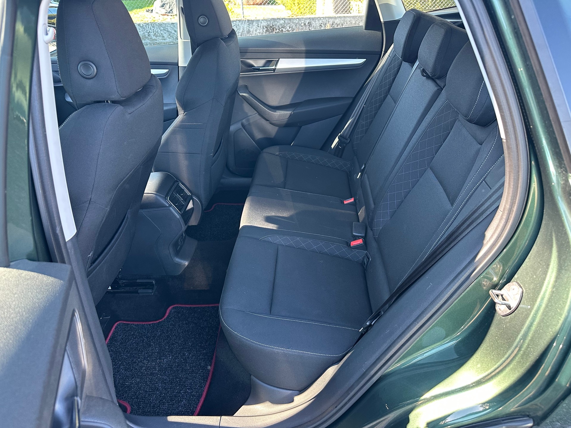 SKODA Karoq 1.5 TSI ACT Ambition DSG-image-6