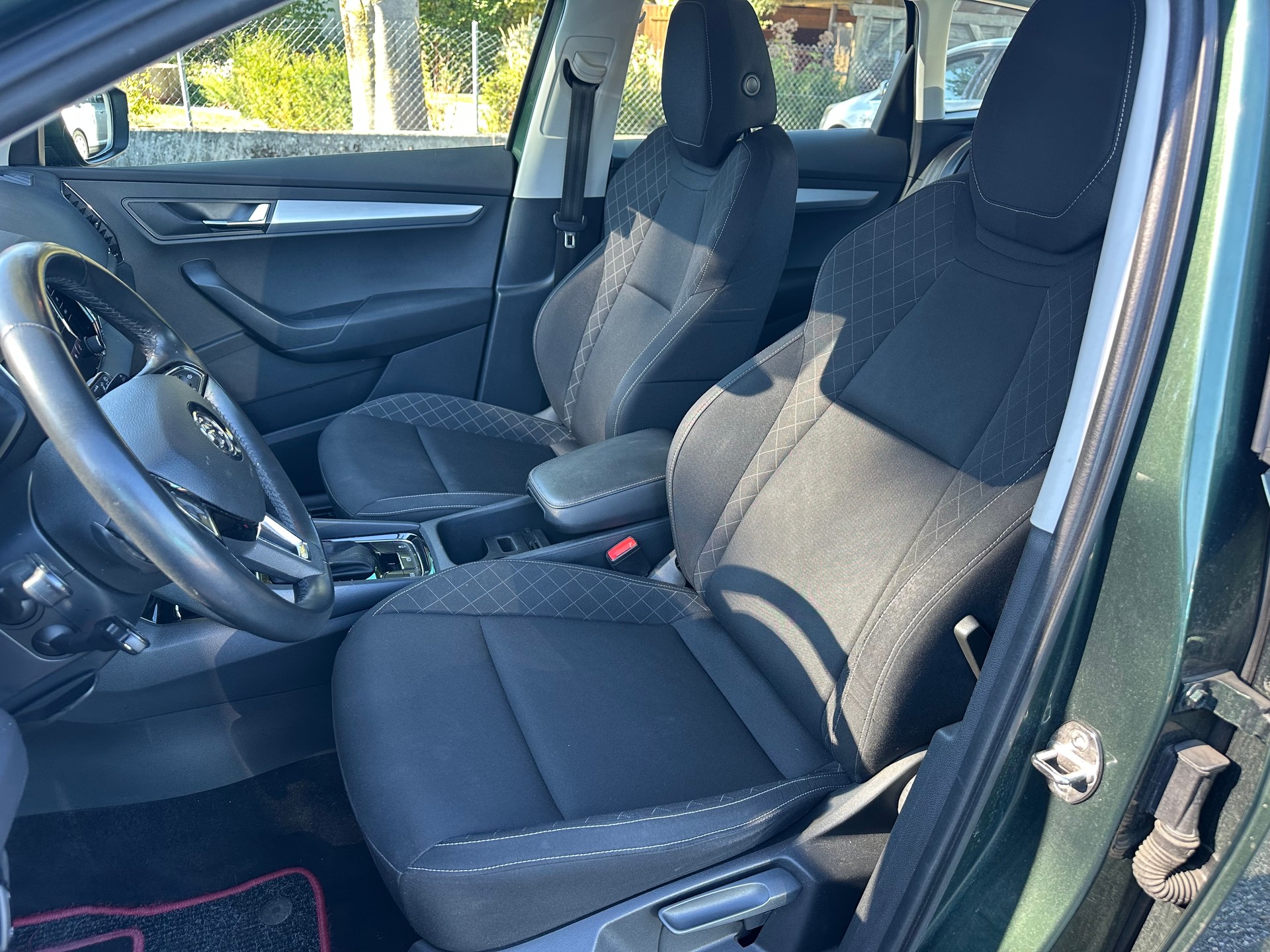 SKODA Karoq 1.5 TSI ACT Ambition DSG-image-10