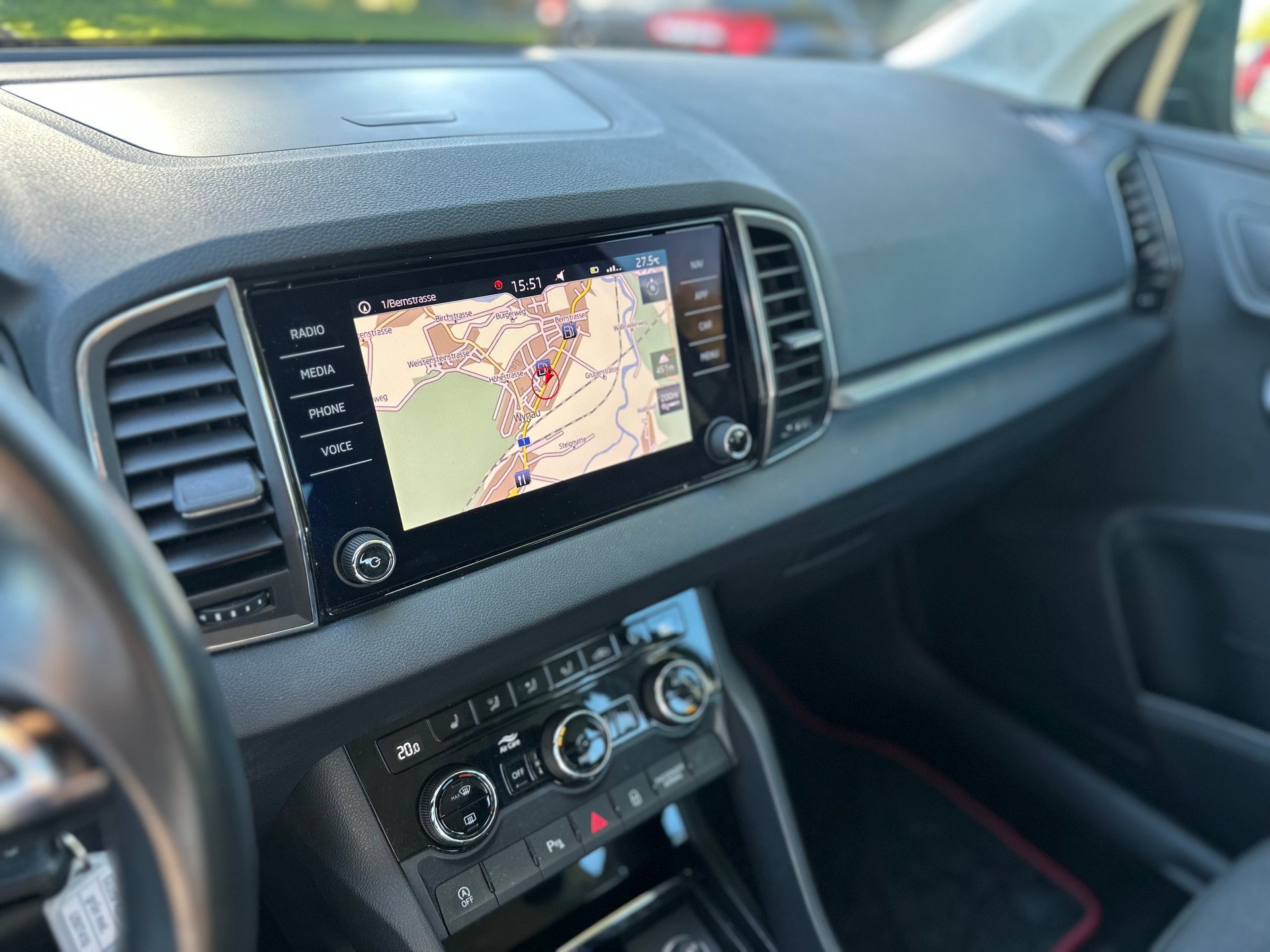 SKODA Karoq 1.5 TSI ACT Ambition DSG-image-11