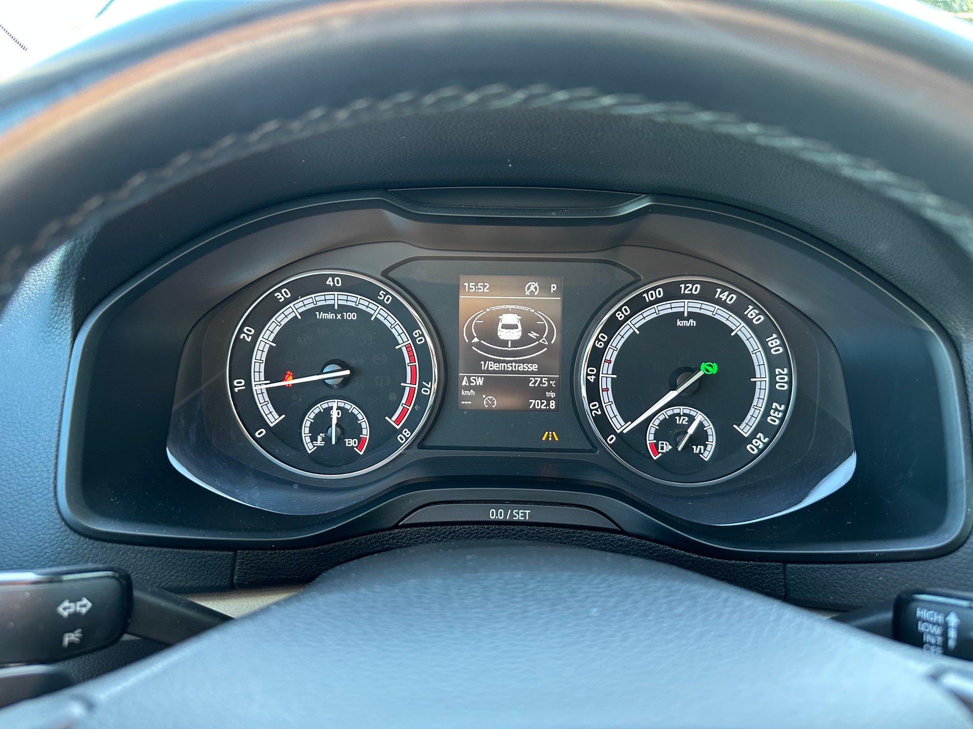 SKODA Karoq 1.5 TSI ACT Ambition DSG-image-14