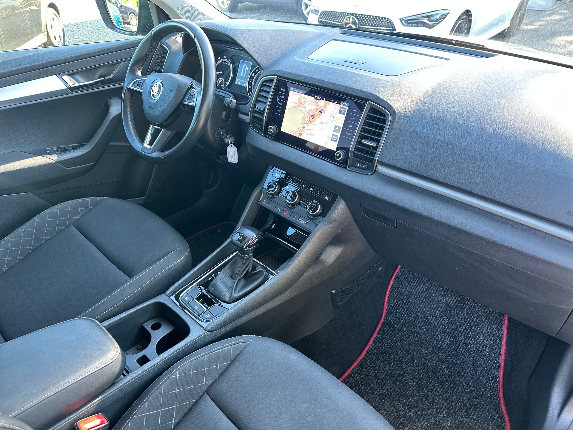 SKODA Karoq 1.5 TSI ACT Ambition DSG-image-7