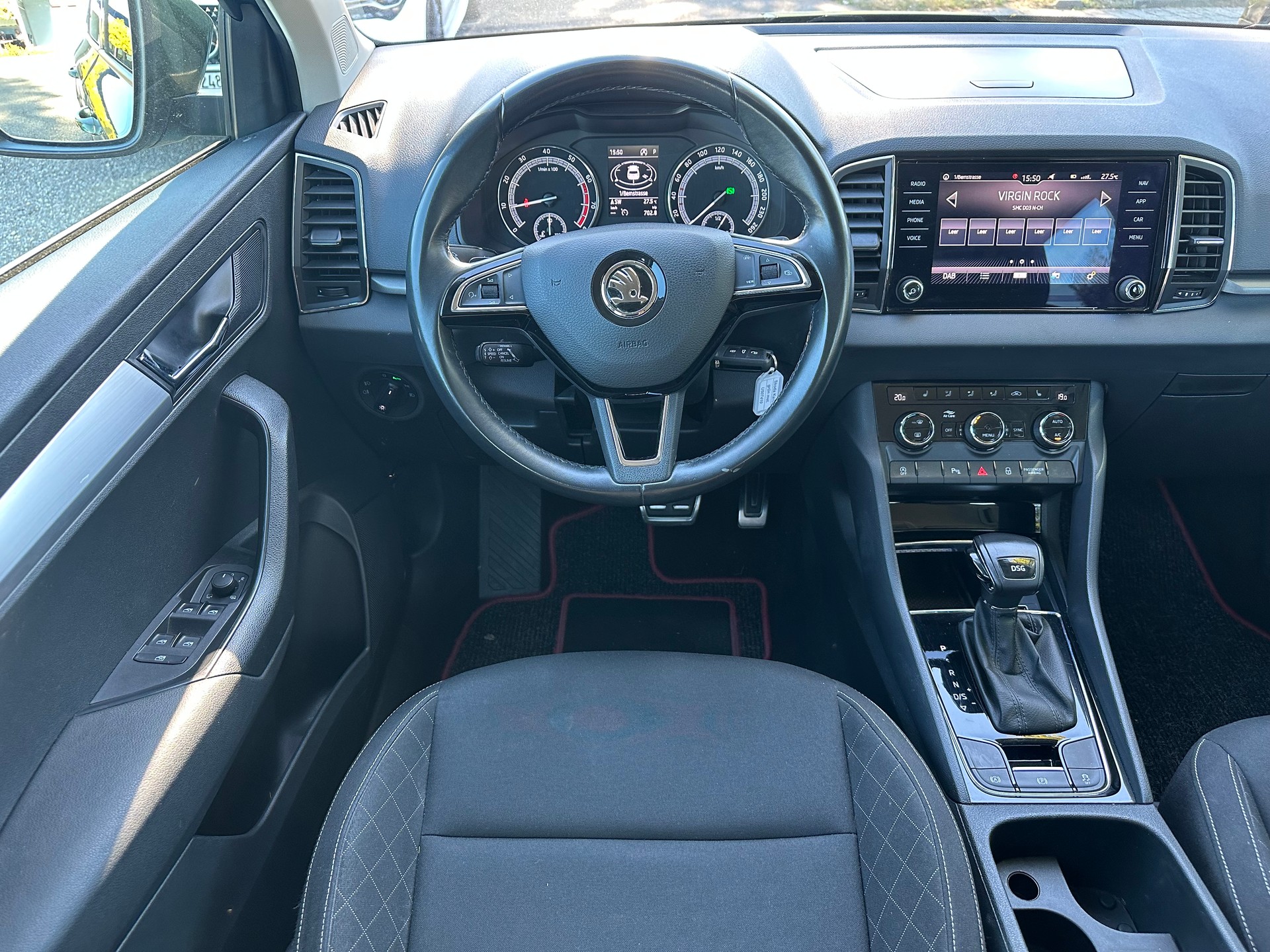 SKODA Karoq 1.5 TSI ACT Ambition DSG-image-9