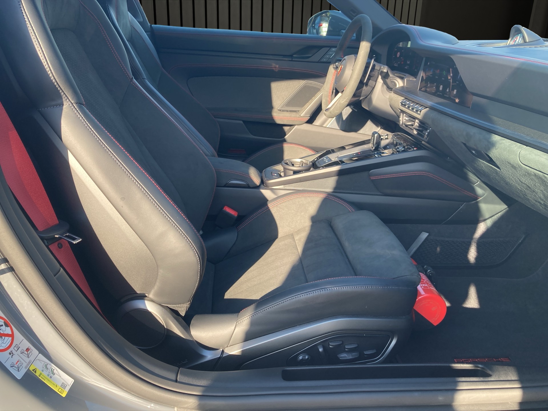 PORSCHE 911 Targa 4 GTS-image-16