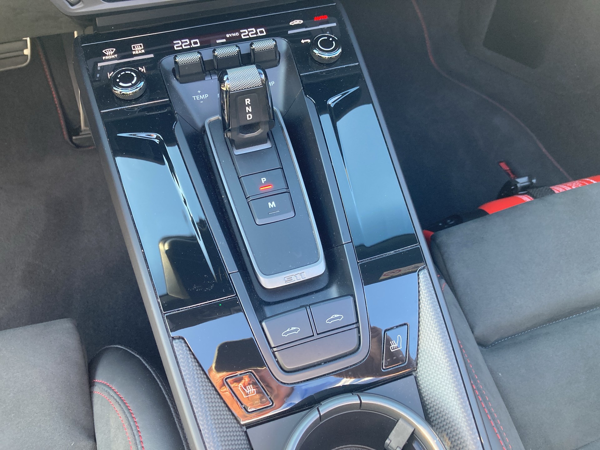 PORSCHE 911 Targa 4 GTS-image-15