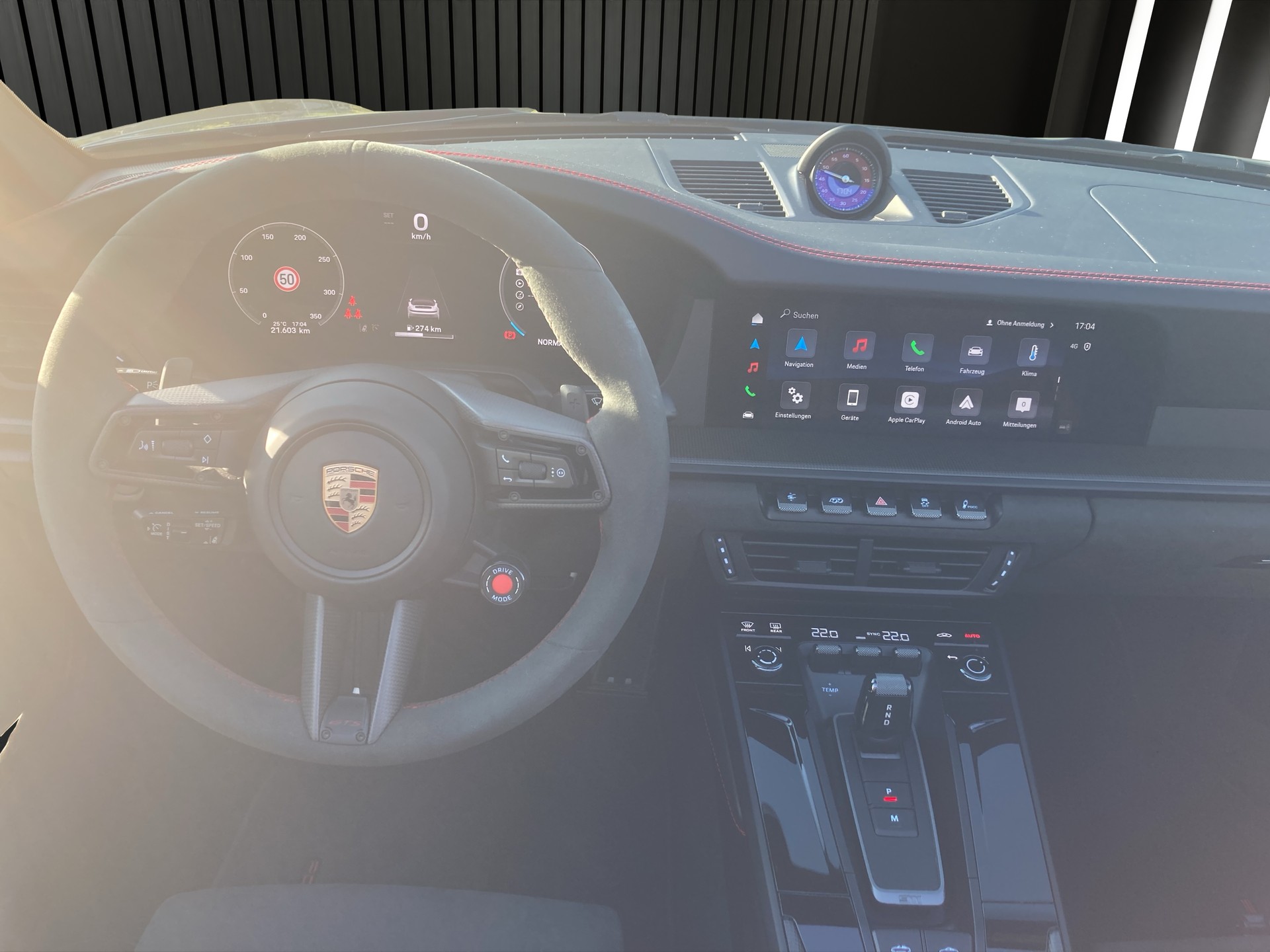 PORSCHE 911 Targa 4 GTS-image-13