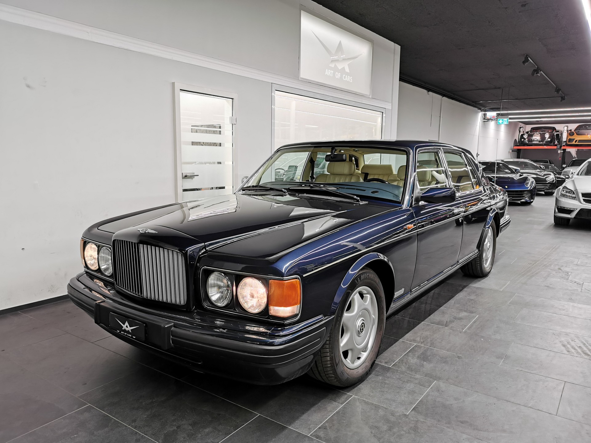 BENTLEY Brooklands "R" Turbo ROYAL BLUE /MAGNOLIA GIORGIO ARMANI SPEC 305 PS EINER VON 200 STÜCK-image-2