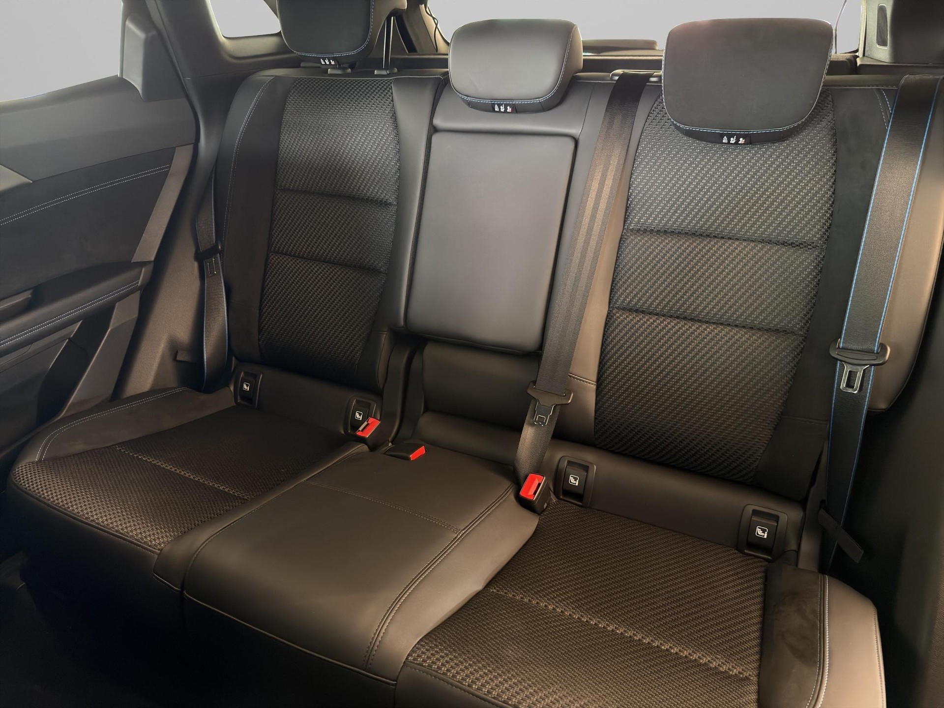 RENAULT Austral 1.2 E-Tech esprit Alpine-image-11