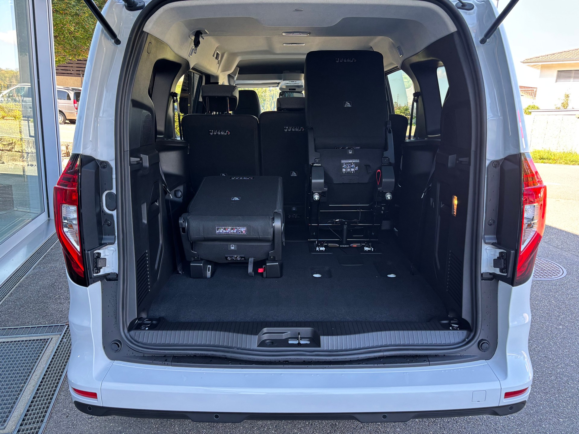 NISSAN Townstar Kombi L2 Tekna 7 Plätze Automat-image-5