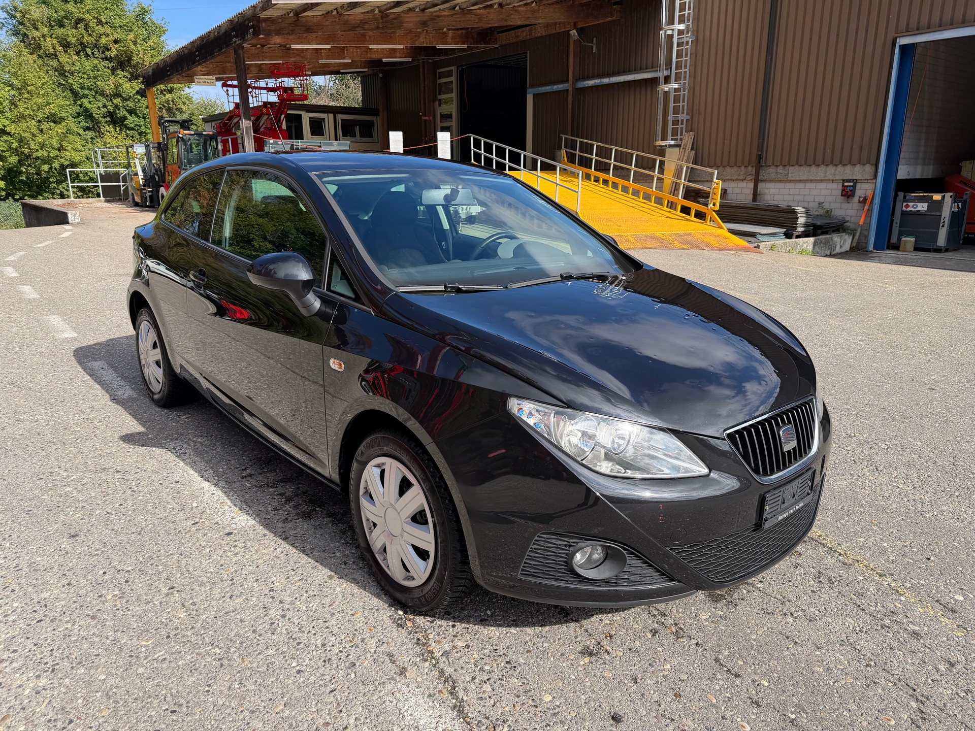 SEAT Ibiza SC 1.6 Sport-image-2